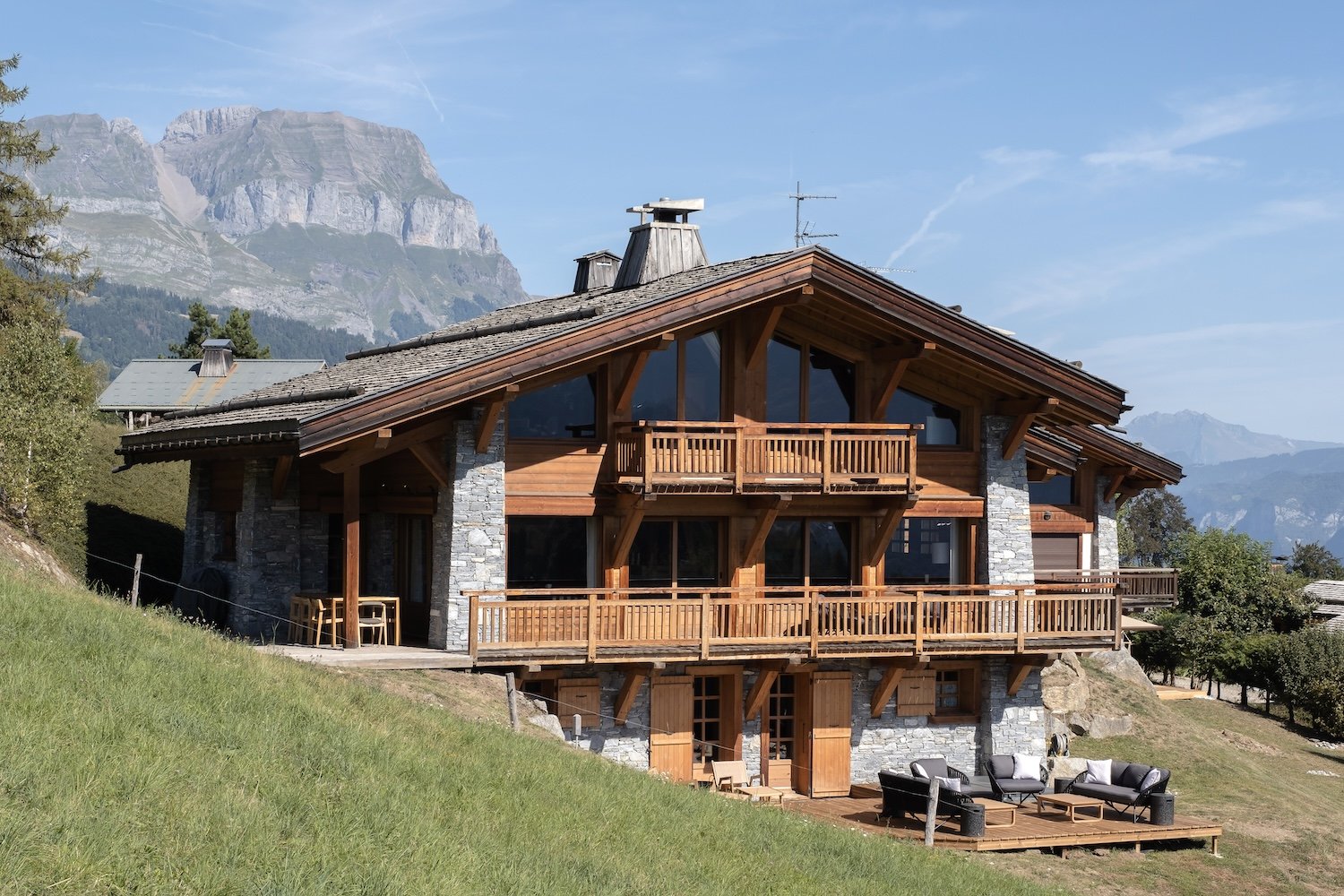 Francis+York+Discover This Luxury Chalet in the French Alps From The August Premium Collection 00014.jpg