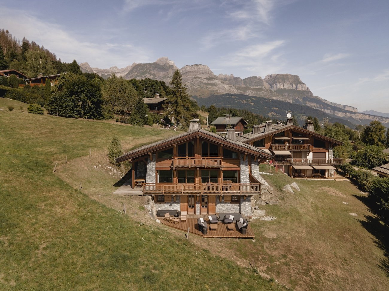 Francis+York+Discover This Luxury Chalet in the French Alps From The August Premium Collection 00004.jpg