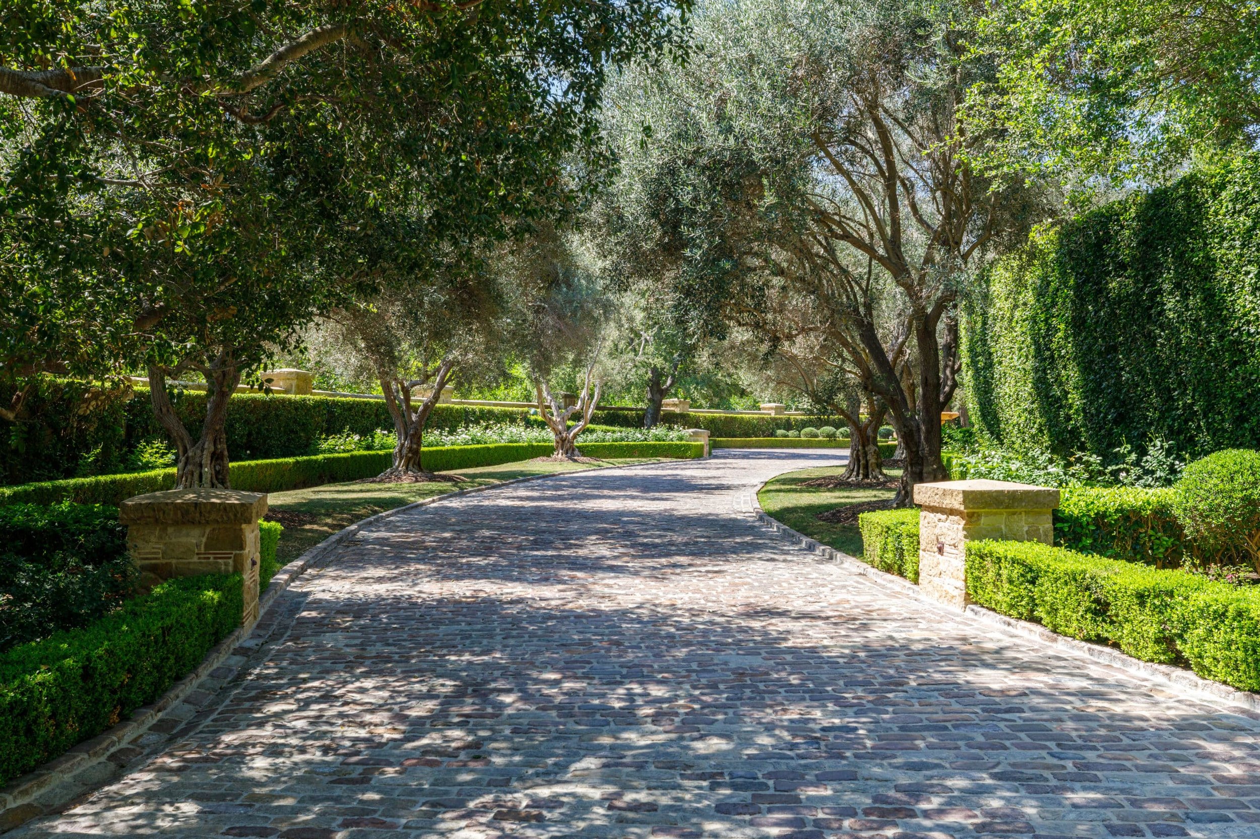 Francis York Tuscan Villa-Style Trophy Estate in Beverly Hills, California 00003.jpg