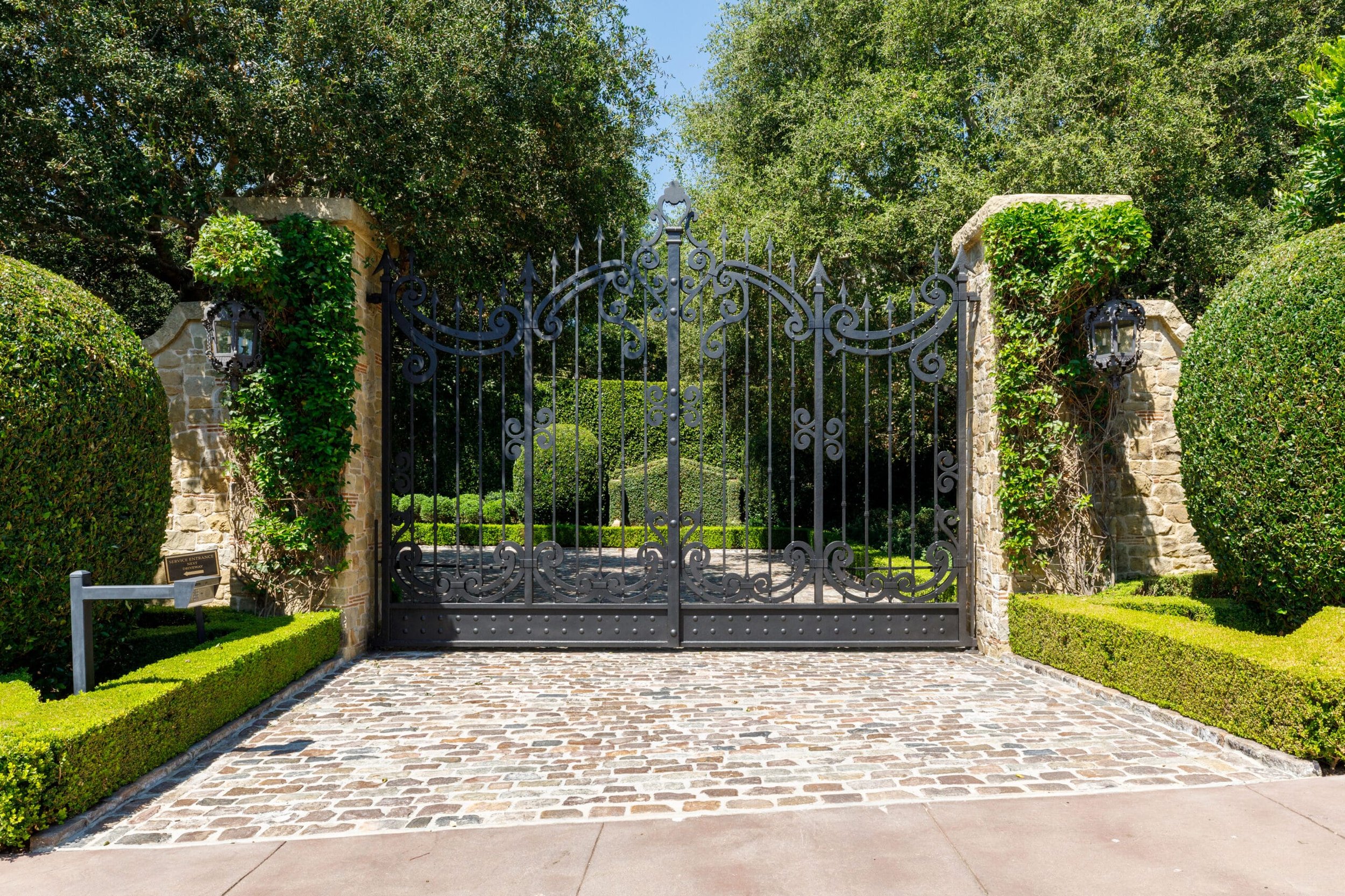 Francis York Tuscan Villa-Style Trophy Estate in Beverly Hills, California 00002.jpg