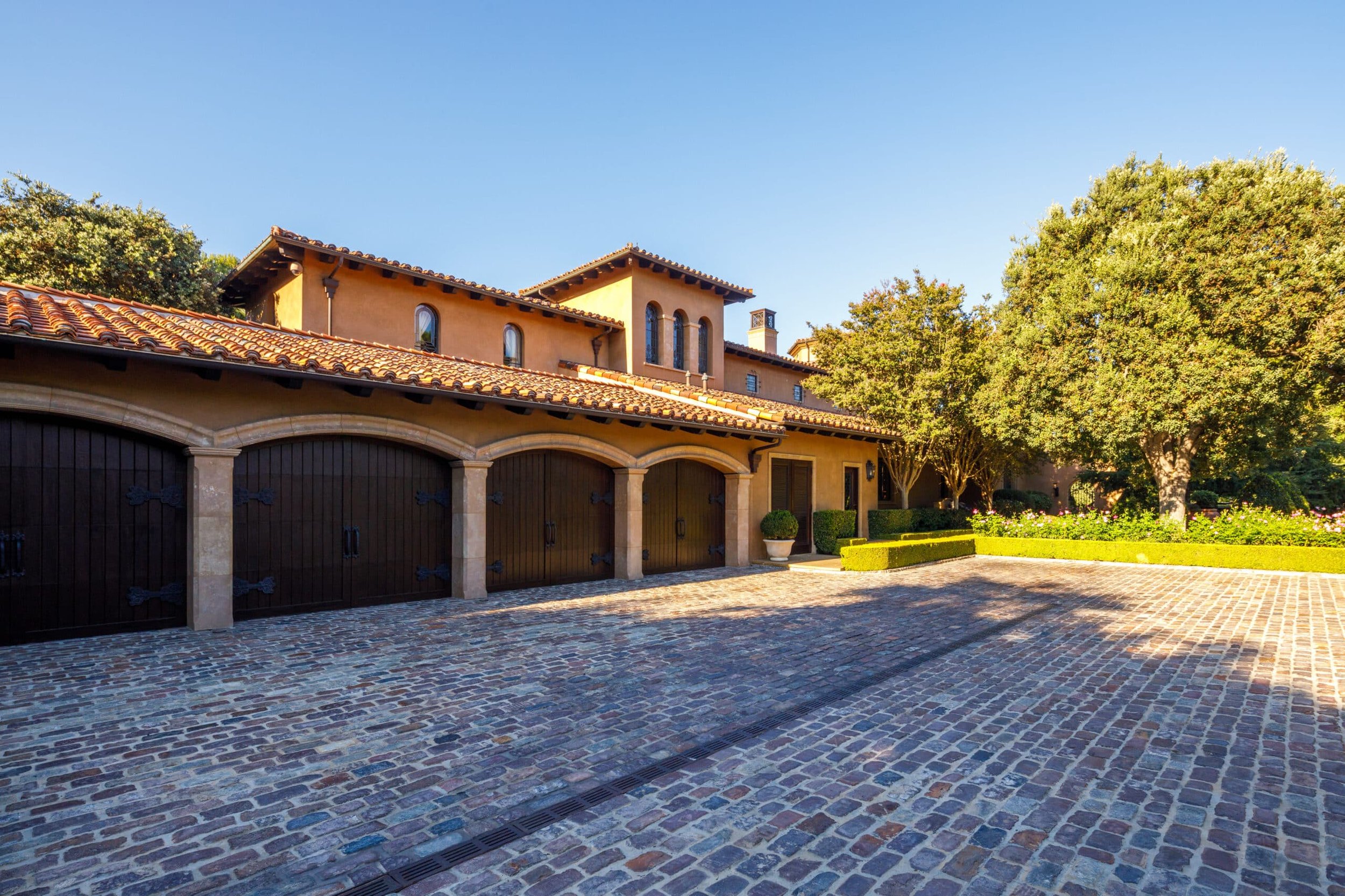 Francis York Tuscan Villa-Style Trophy Estate in Beverly Hills, California 00036.jpg