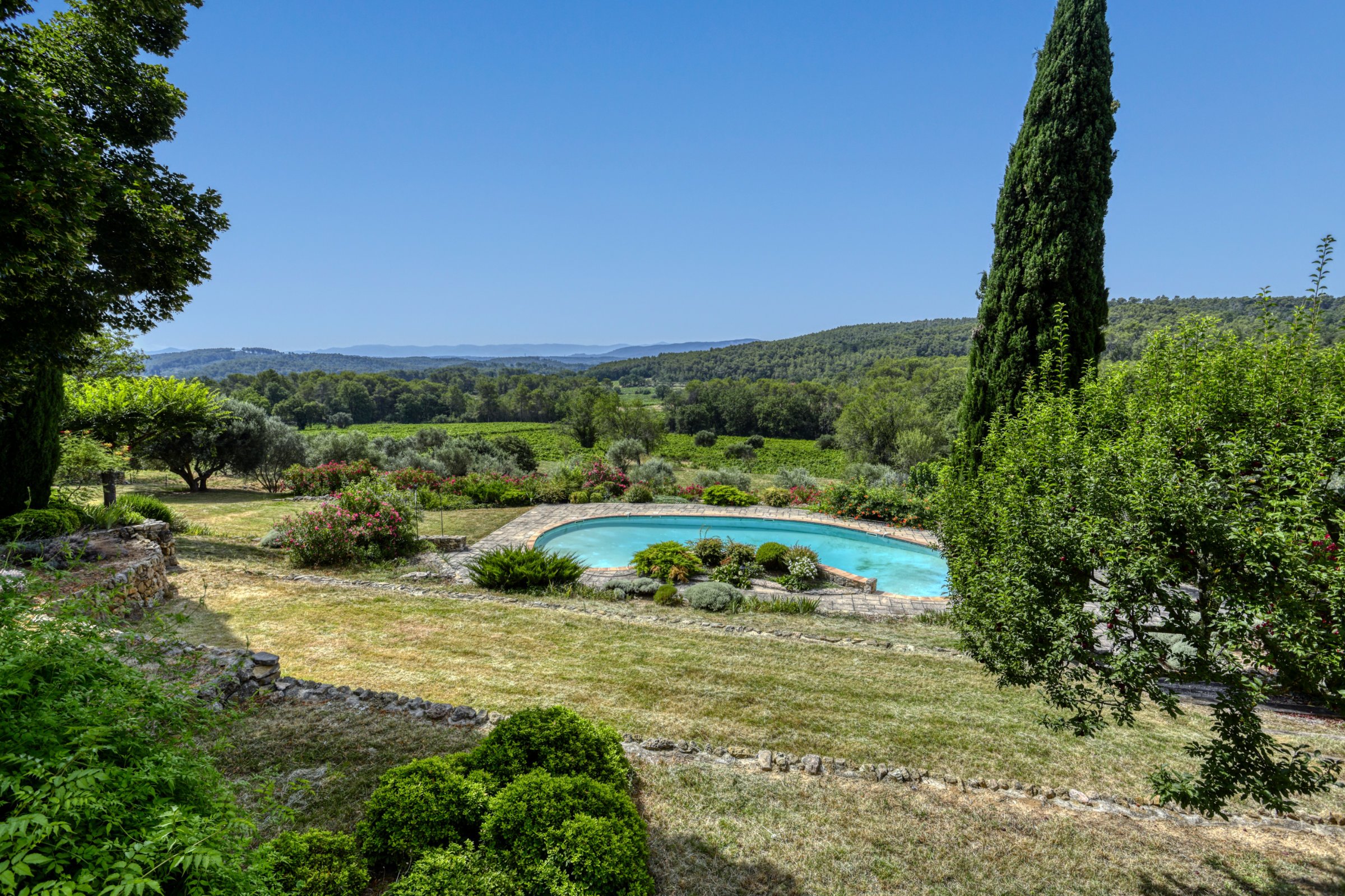 Francis York French Country Estate With Vineyards in the Var, Provence 00005.jpg