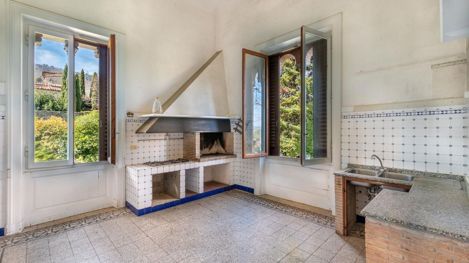 Francis York Tuscan Art Nouveau Villa and 320-Acre Estate in Chianti, Italy  00019.jpg