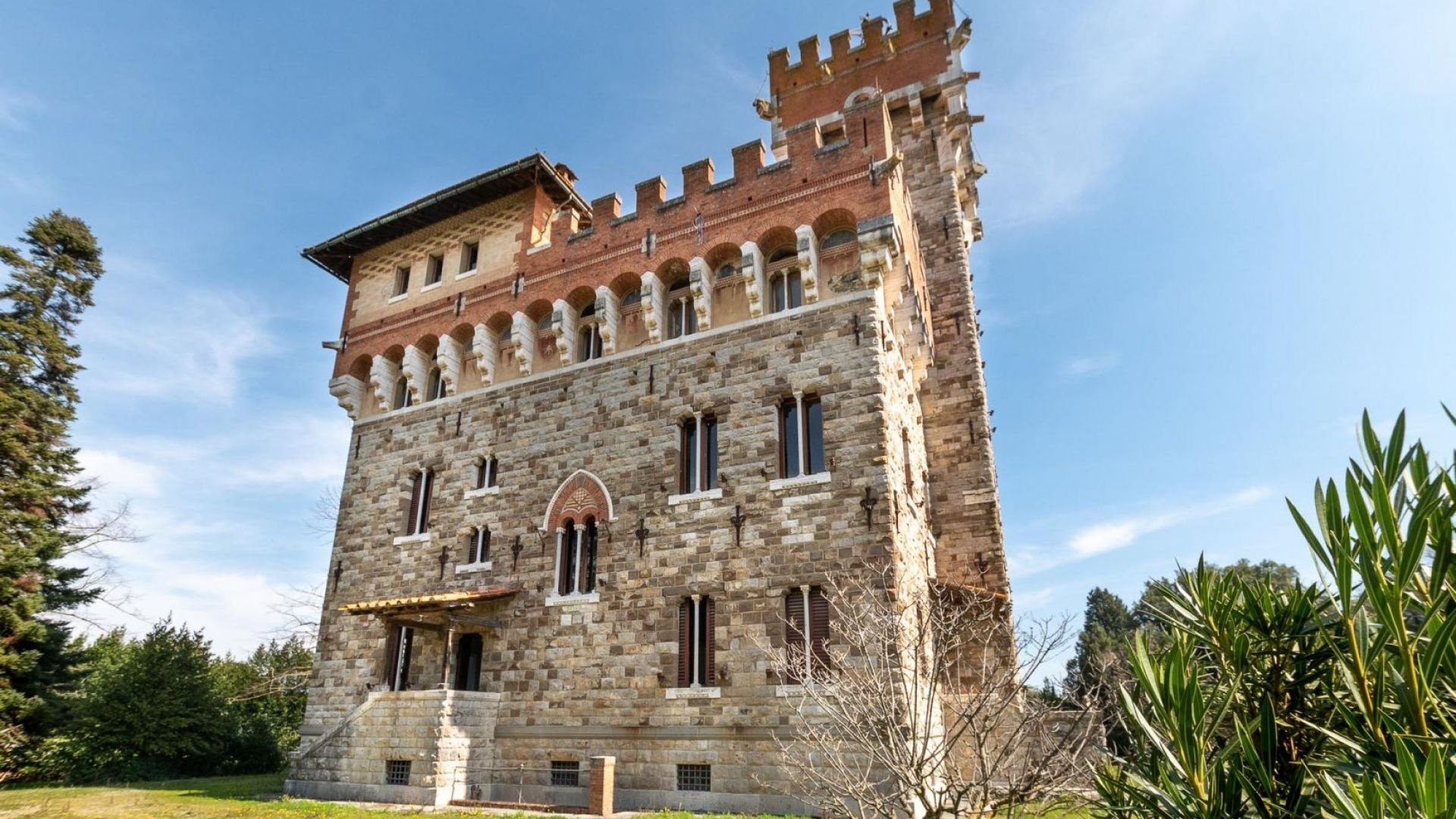 Francis York Tuscan Art Nouveau Villa and 320-Acre Estate in Chianti, Italy  00024.jpg