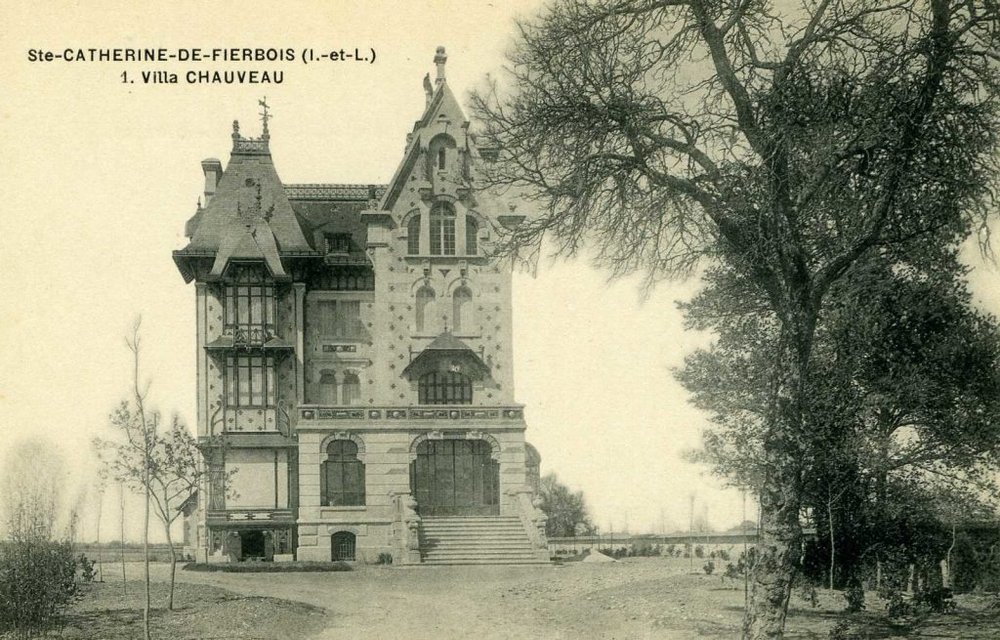 Francis York Restored Belle Époque Manor in the Loire Valley  00020.jpg