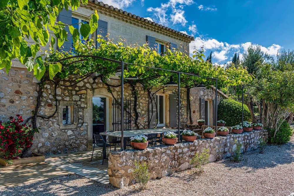 Francis York Dreamy Mas in the Alpilles, Provence Available as a Luxury Villa Rental 00011.jpg