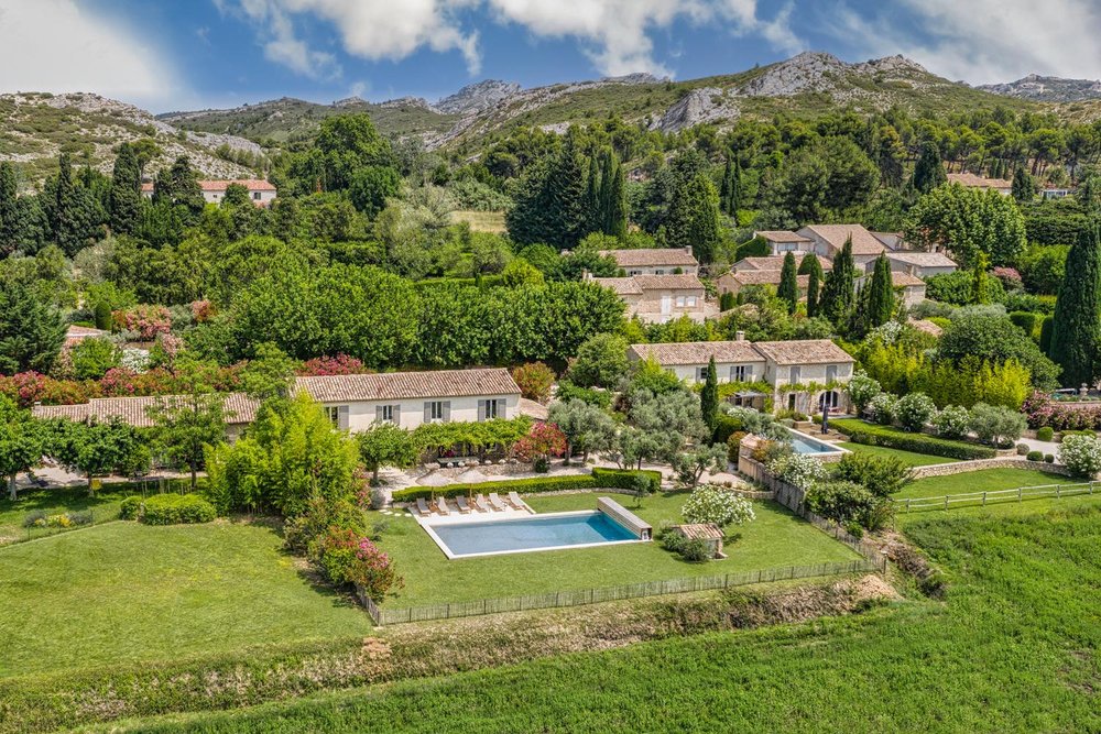 Francis York Dreamy Mas in the Alpilles, Provence Available as a Luxury Villa Rental 00030.jpg