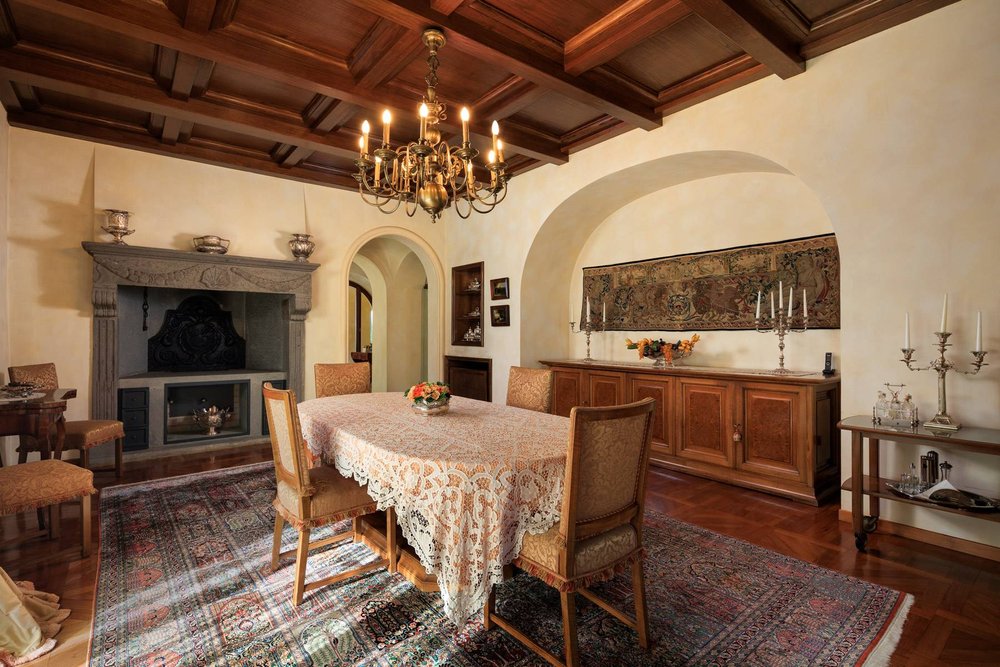 Francis York SOTHEBYS ITALY Elegant Tuscan Villa Set in the Florentine Hills 00003.jpg