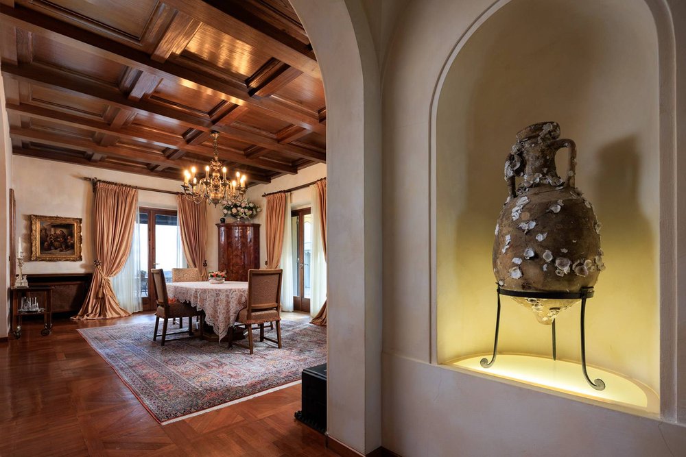 Francis York SOTHEBYS ITALY Elegant Tuscan Villa Set in the Florentine Hills 00002.jpg