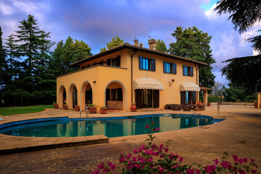 Francis York SOTHEBYS ITALY Elegant Tuscan Villa Set in the Florentine Hills 00039.jpg