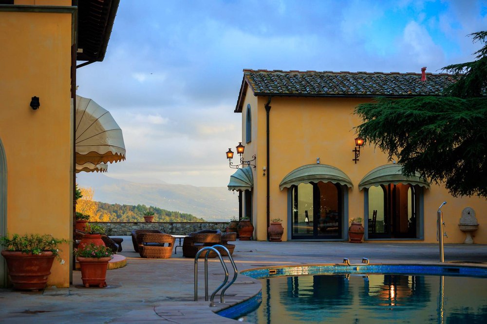 Francis York SOTHEBYS ITALY Elegant Tuscan Villa Set in the Florentine Hills 00037.jpg