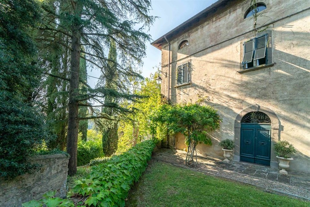 Francis York Renovated Liberty-Style Villa in Tuscany, Italy 00045.jpg