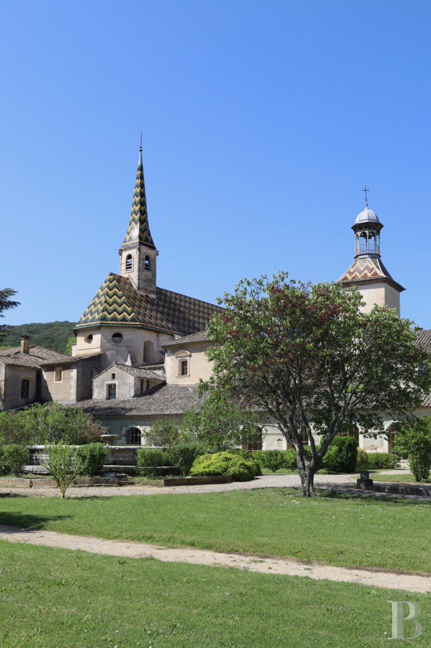 Francis York Patrice Besse Former Carthusian Monastery and Wine Estate in Southern France 00018.jpg