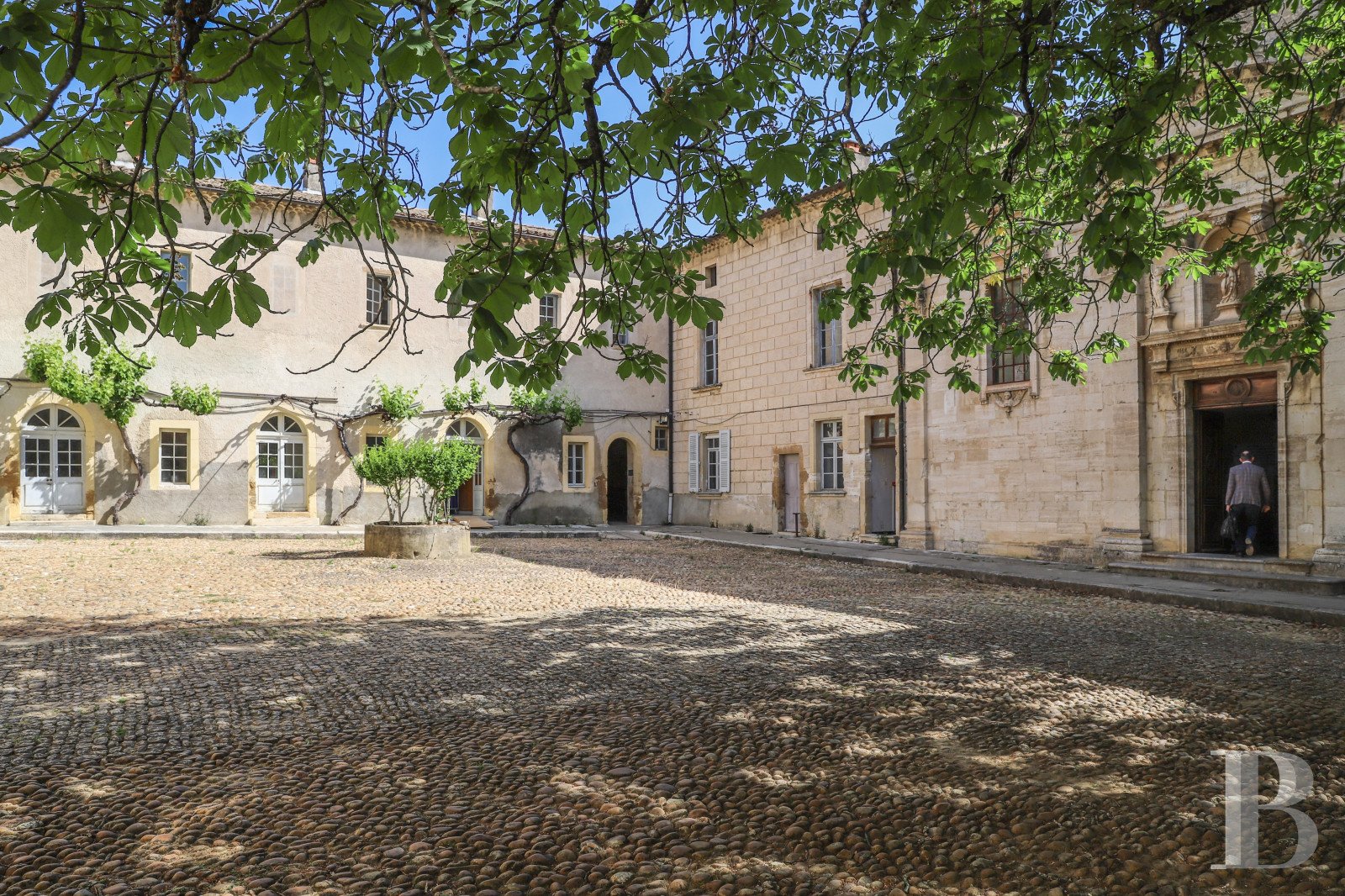 Francis York Patrice Besse Former Carthusian Monastery and Wine Estate in Southern France 00002.jpg