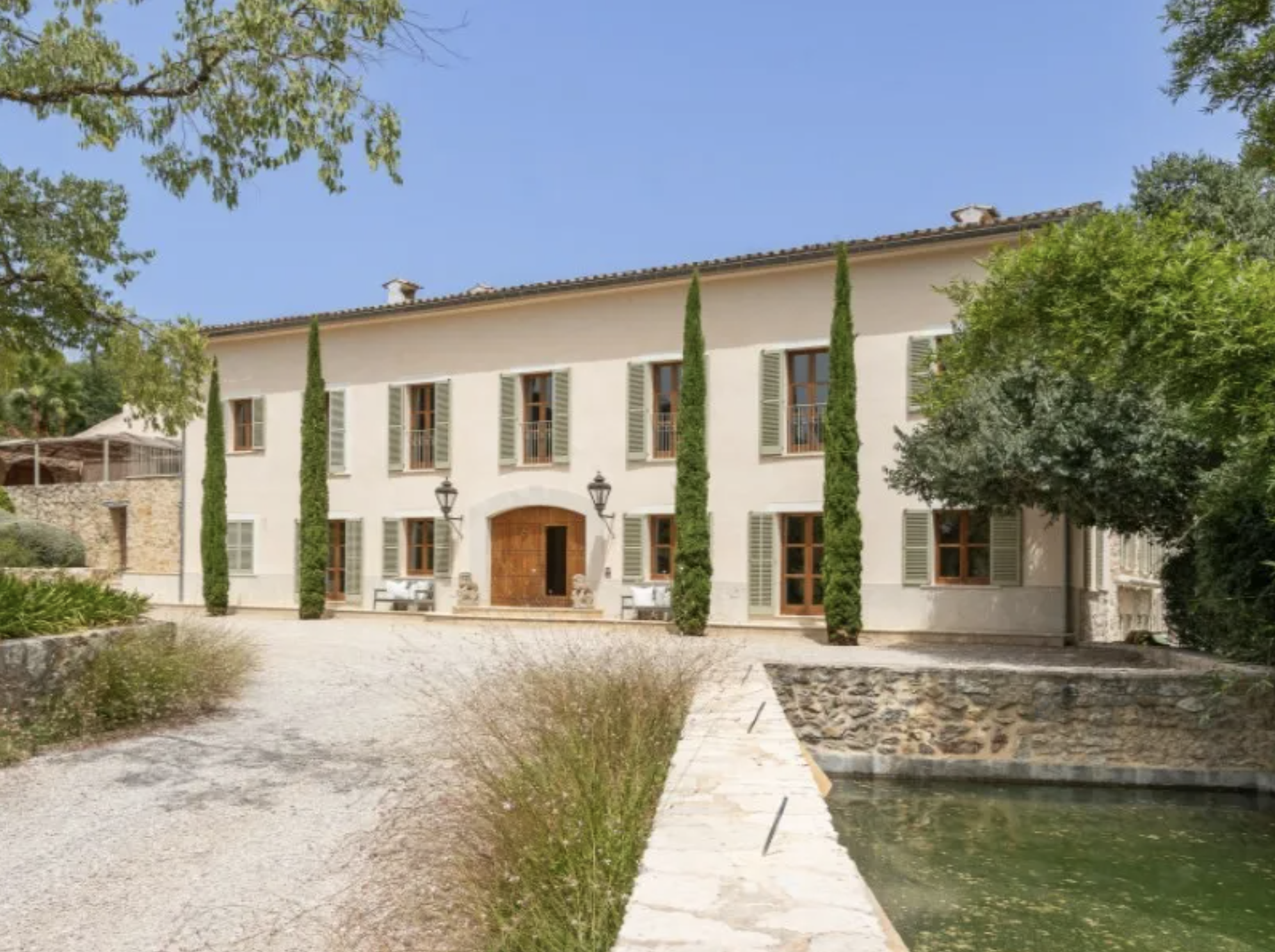 Francis York Luxurious Estate in Countryside Near Palma de Mallorca 00007.png