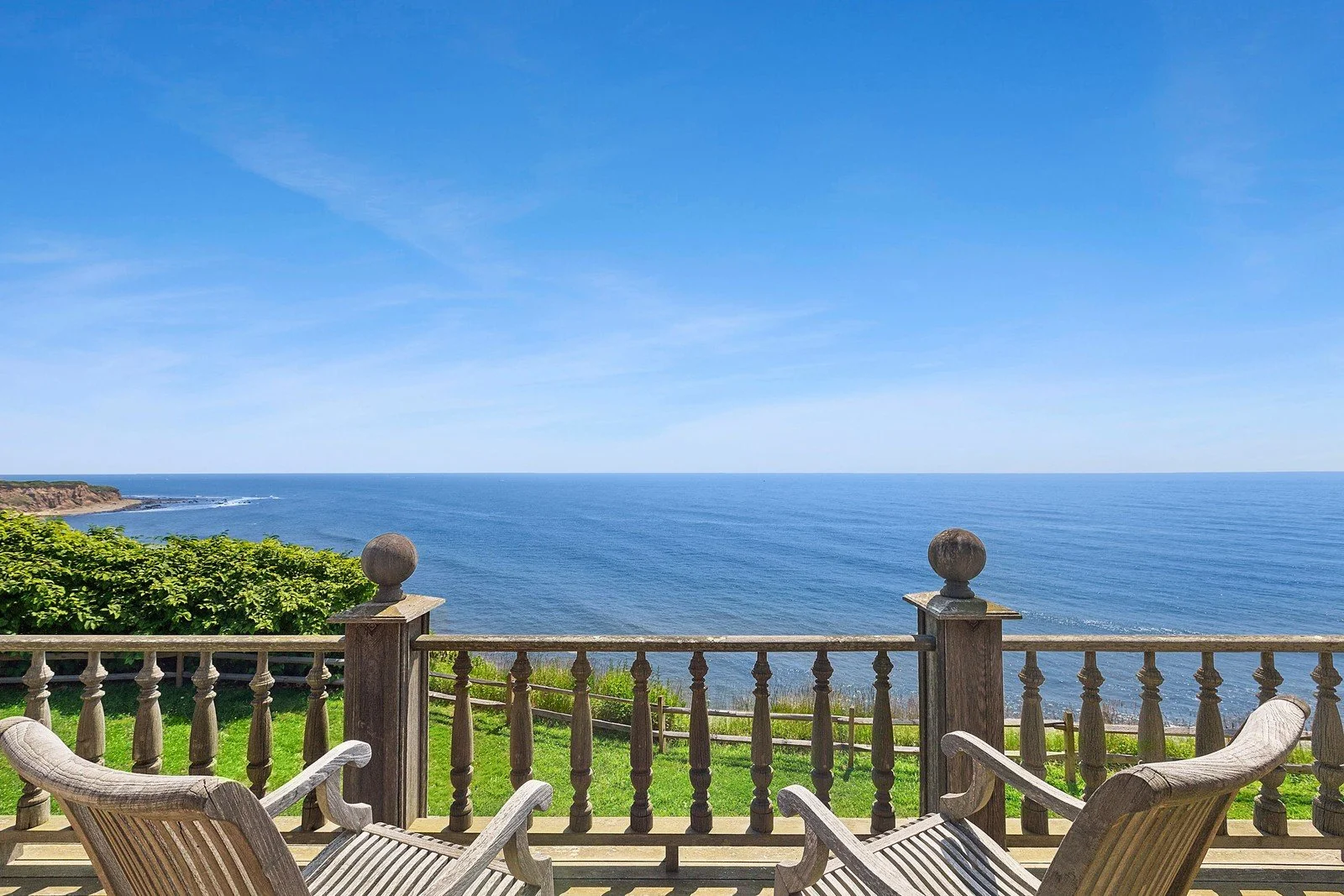 The Hamptons' Stone House, an Oceanfront Estate in Montauk — Francis York