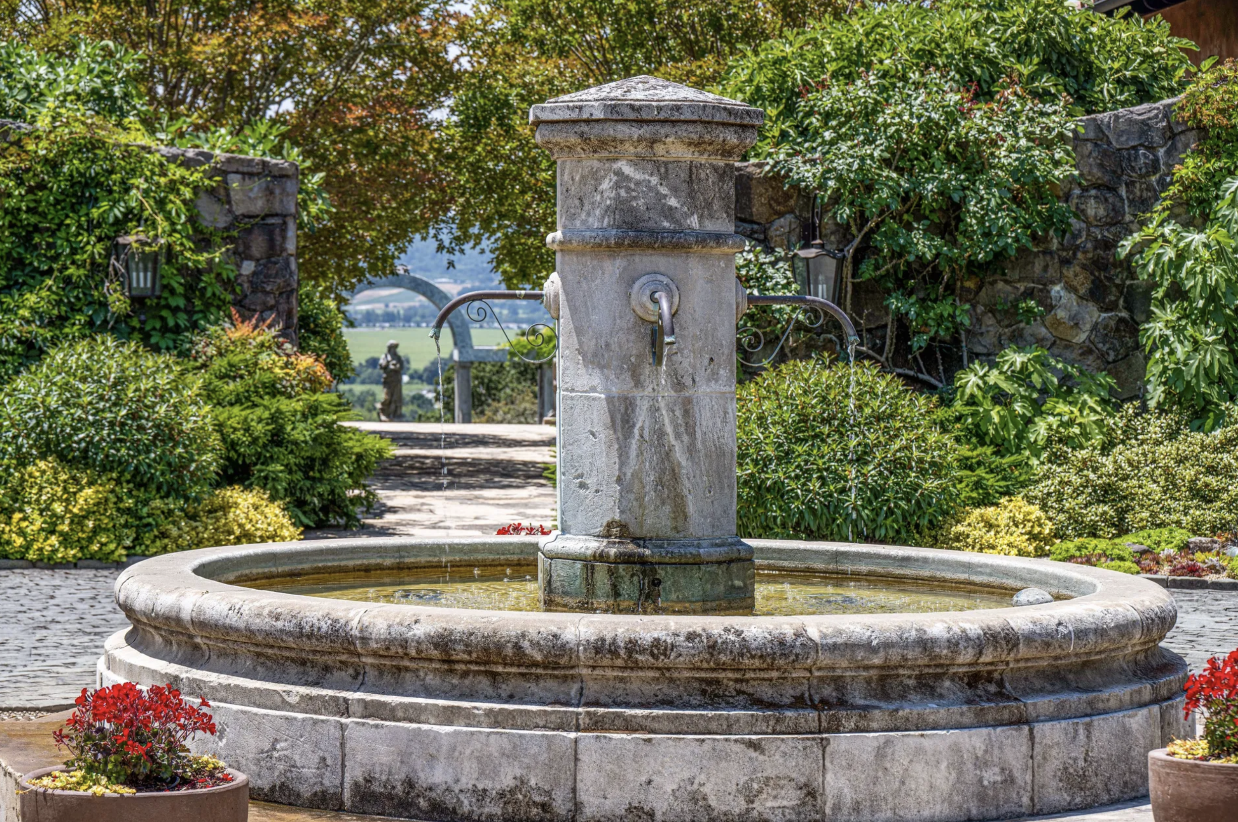 Francis-York-Napa-Valley-Estate-3.png