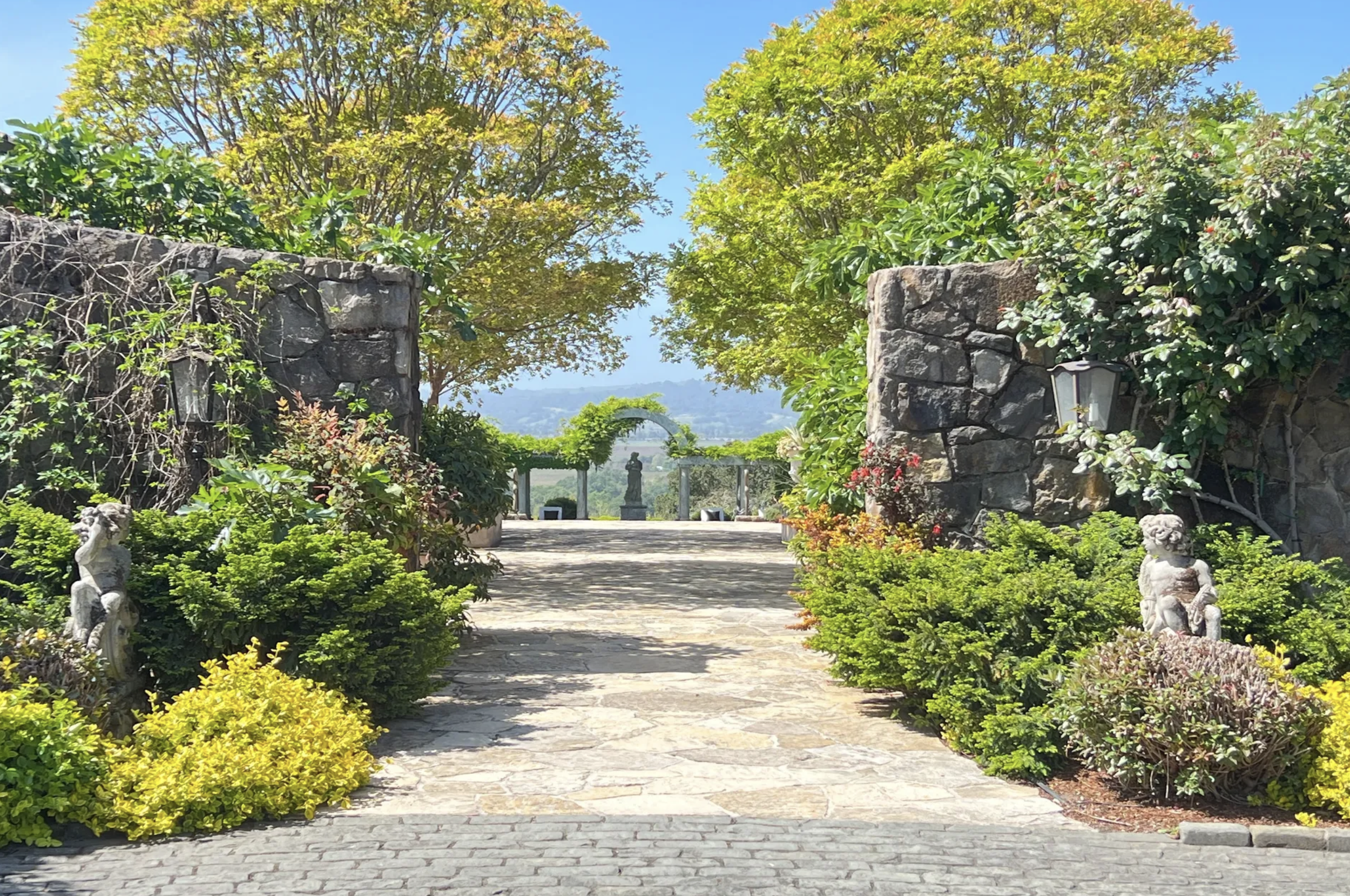 Francis-York-Napa-Valley-Estate-4.png