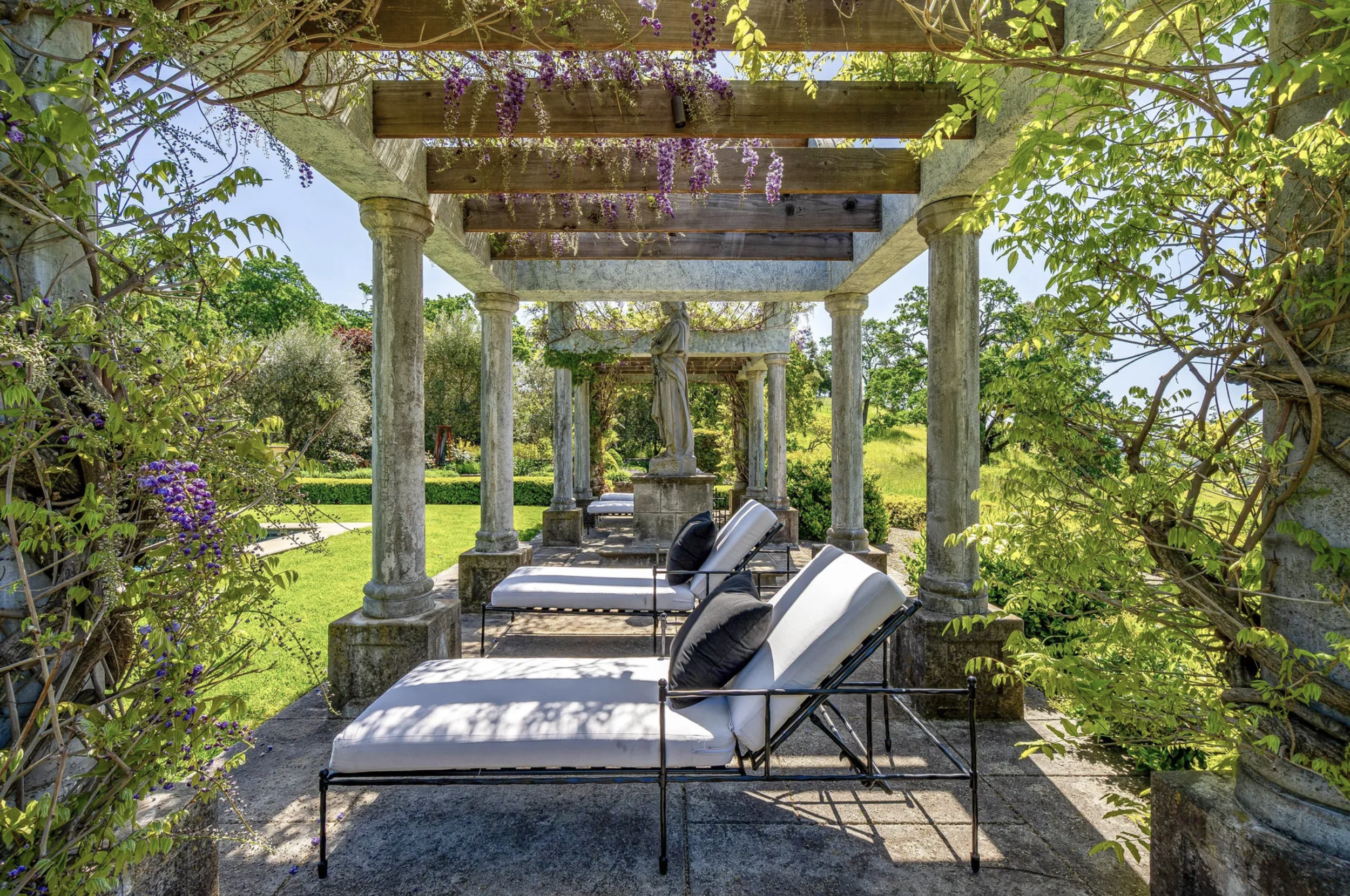 Francis-York-Napa-Valley-Estate-19.png
