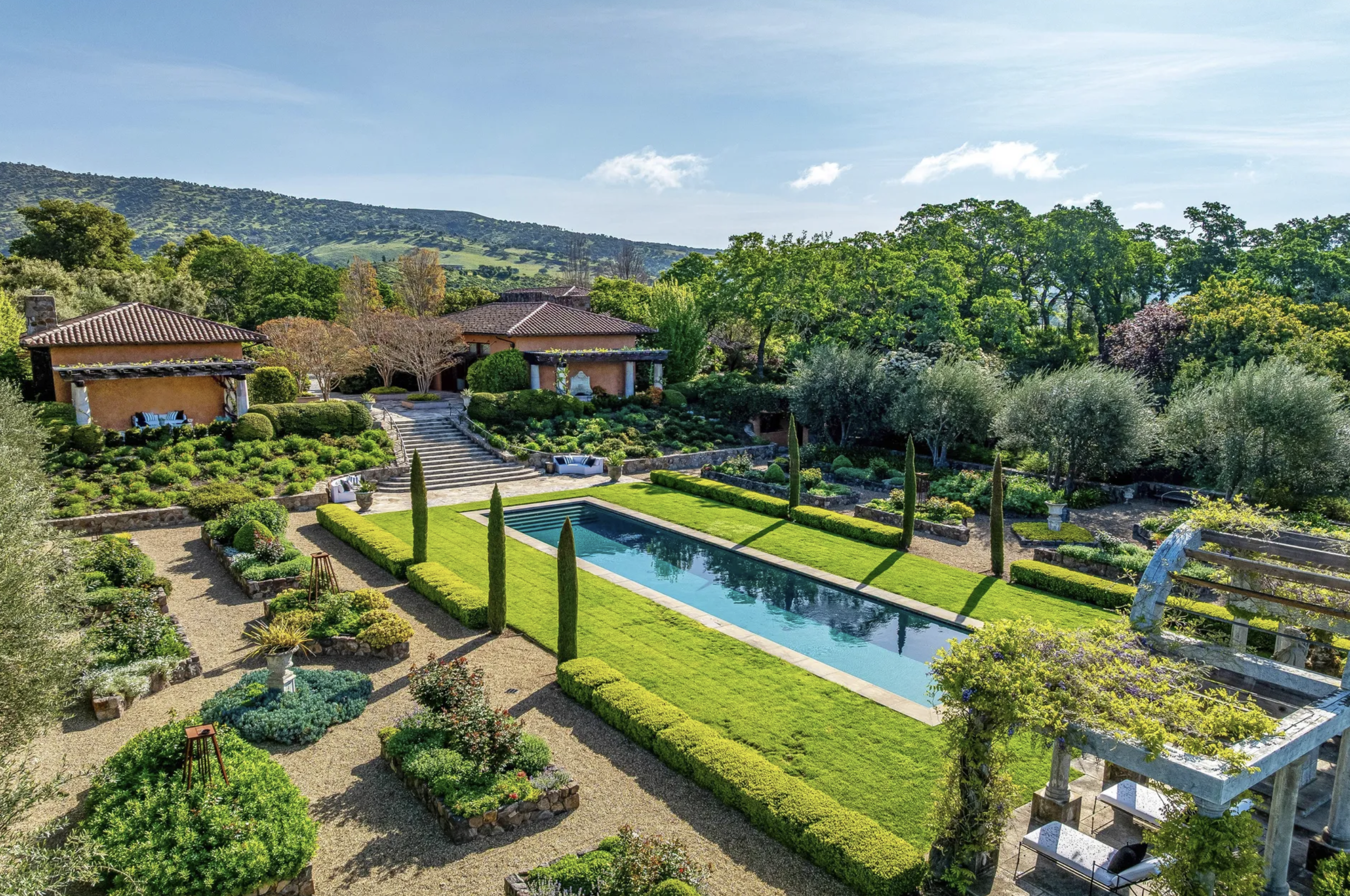 Francis-York-Napa-Valley-Estate-21.png