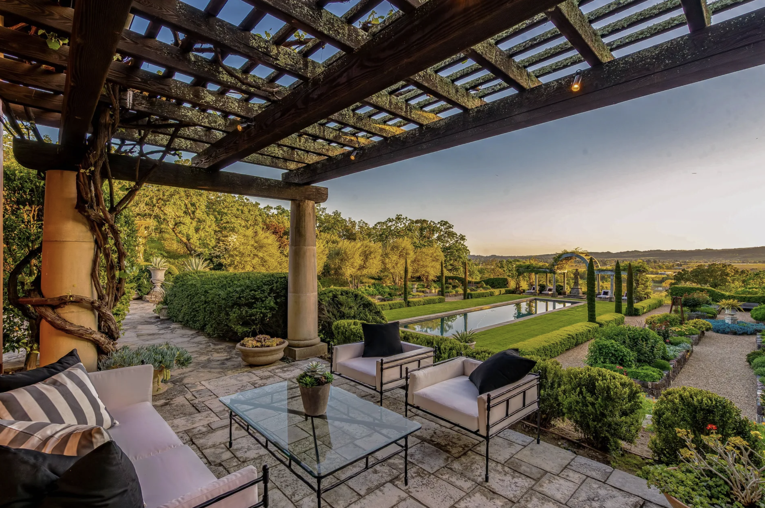 Francis-York-Napa-Valley-Estate-28.png