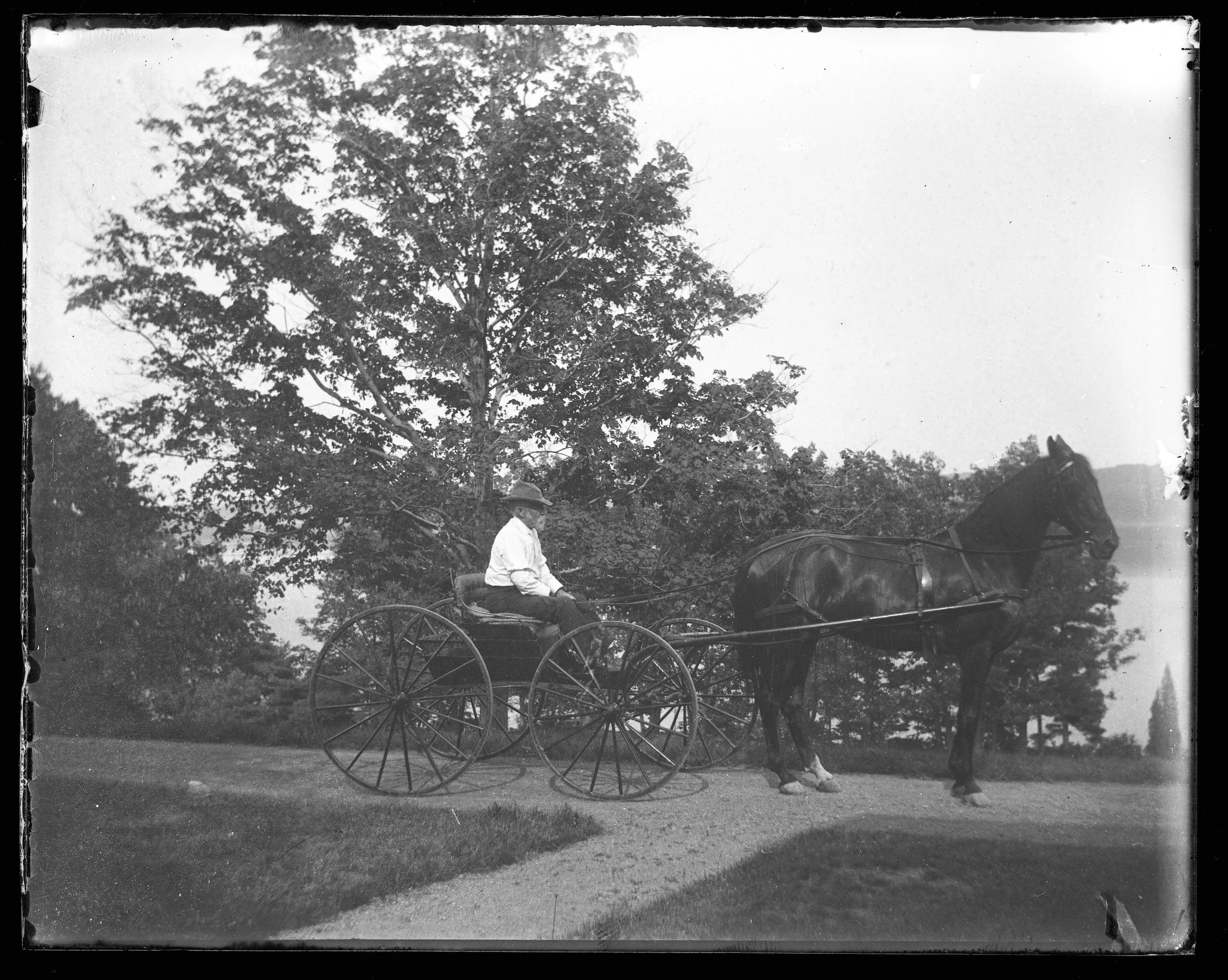 Francis-York-Ulster-Landing-800s Hudson River Estate-Livingston-Linked-to-One-of-Americas-First-Families-19.jpeg