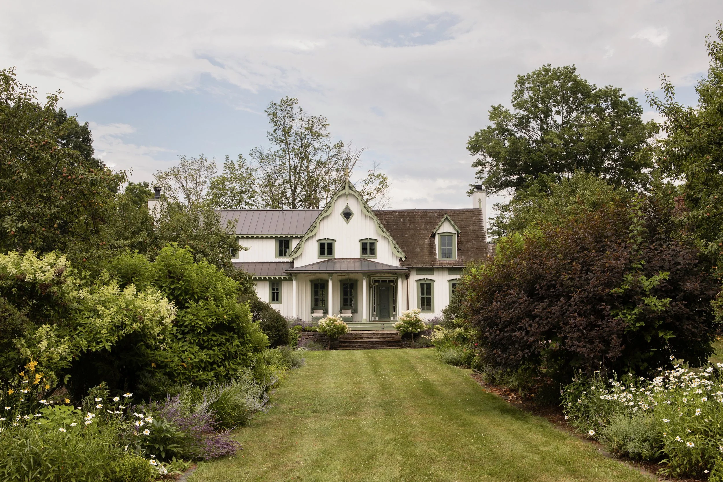 A Ship Captain’s 1840s Hudson River Homestead with Beautiful Gardens