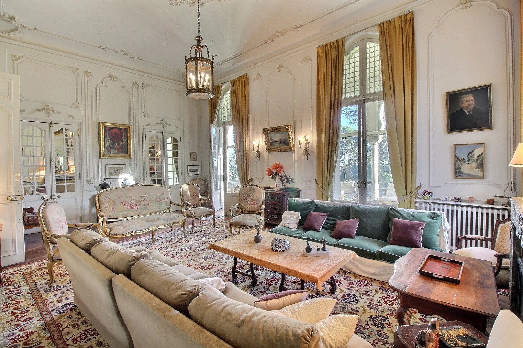 Francis-York-unique-belle-epoque-villa-to-restore-near-avignon-overlooking-the-papal-palace-19.jpg
