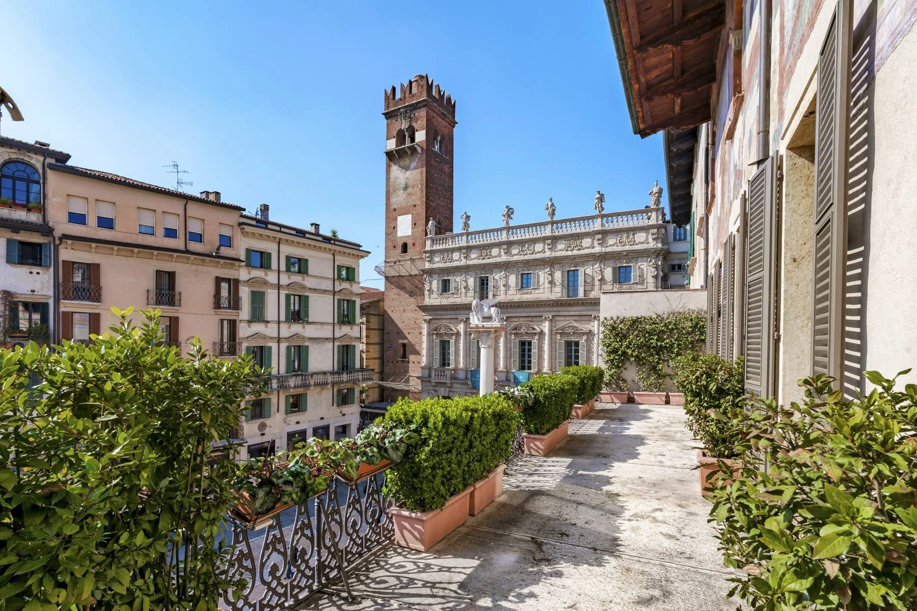 Francis-York-Italy-Sothebys-Verona-28.jpg