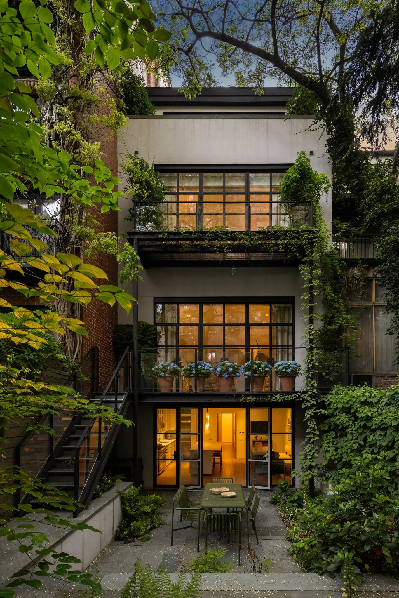 Greenwich townhouse - Hayley Ellen Day 2.webp