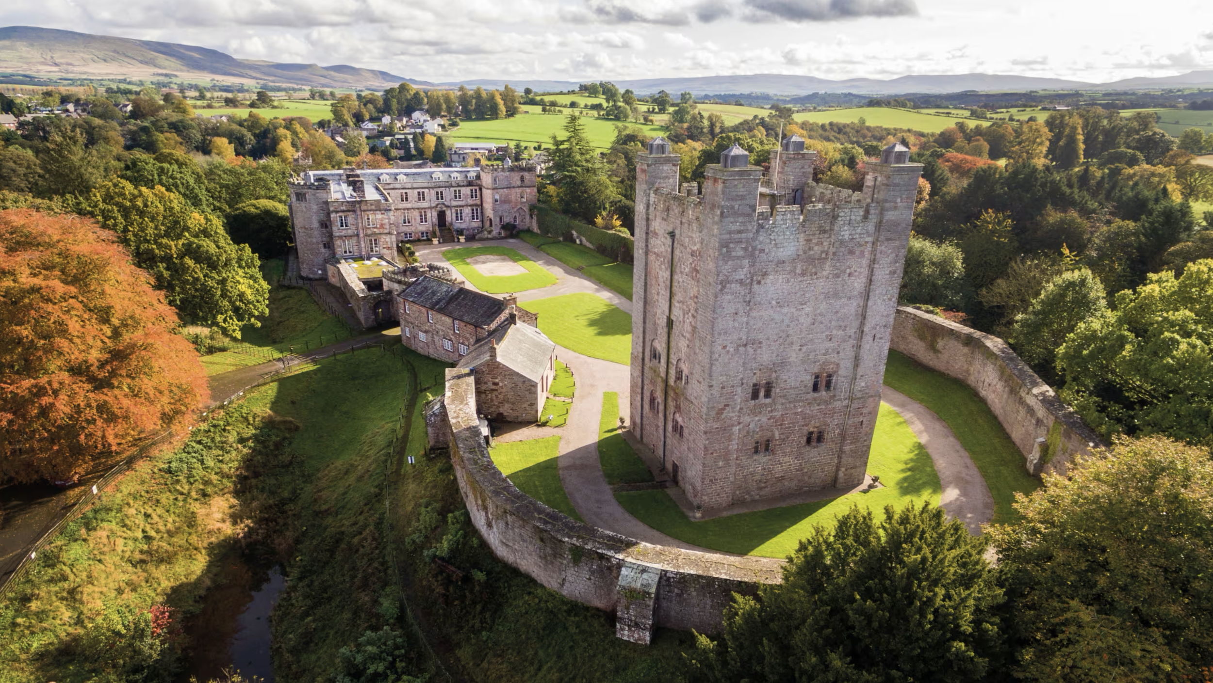 castle — Find Your Dream Home - Global Luxury Real Estate — Francis York, image size:2500x1409