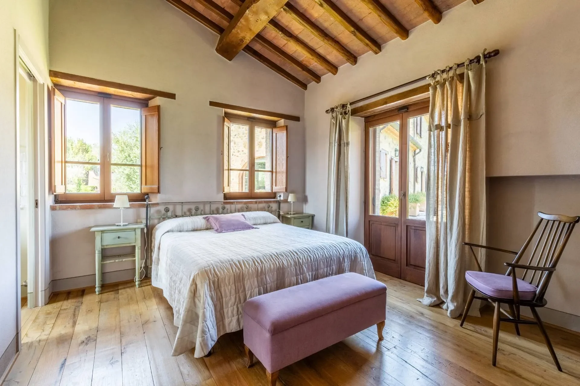 for-sale-entire-village-in-umbria-italy- (28).webp