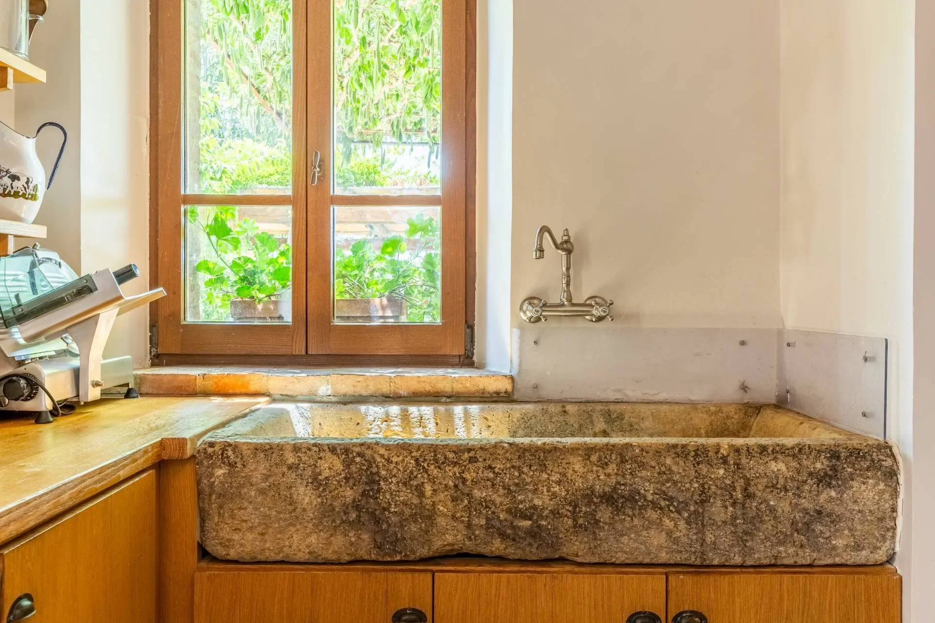 for-sale-entire-village-in-umbria-italy- (26).webp