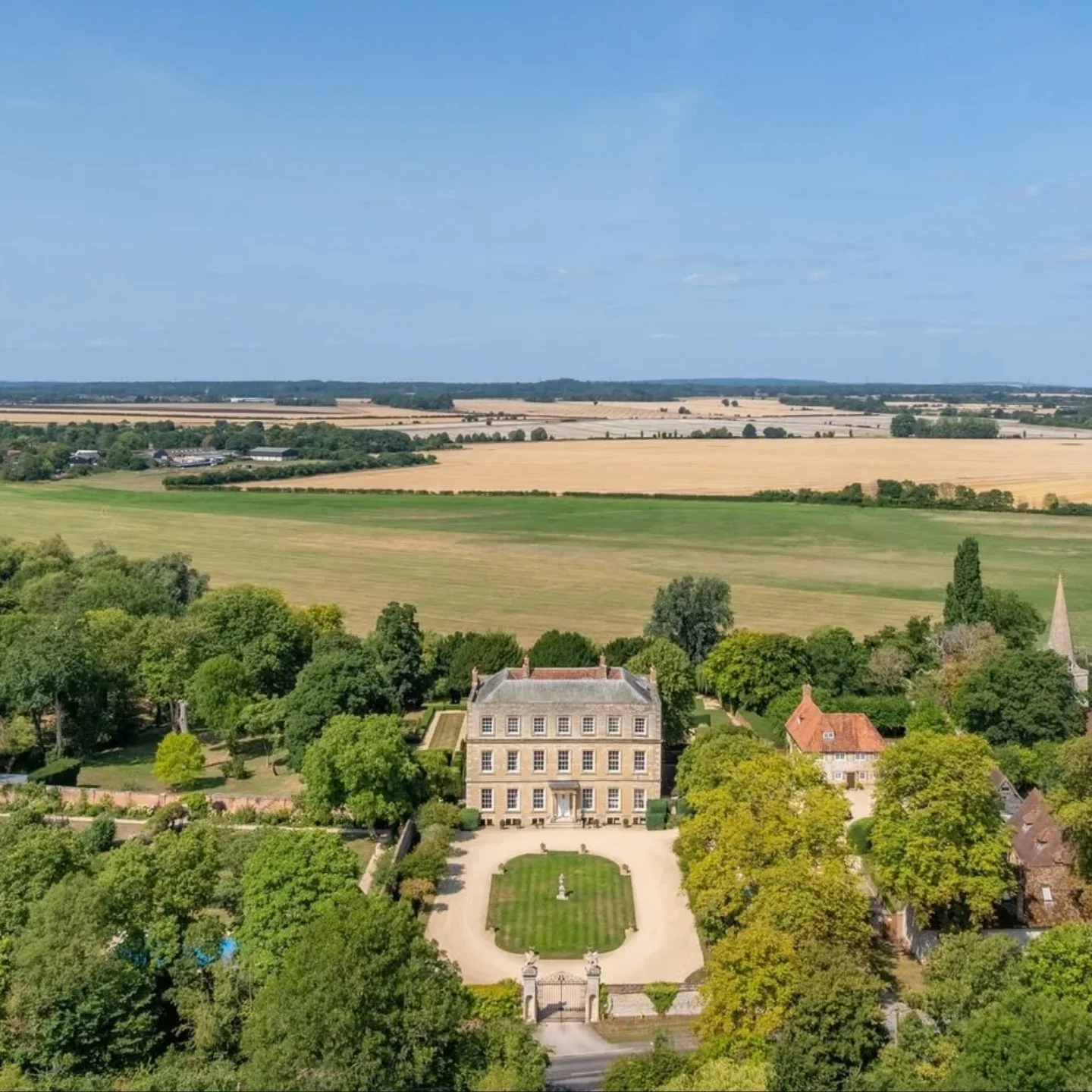 A 17th-Century Palazzo in Rural Oxfordshire Seeks £16 Million