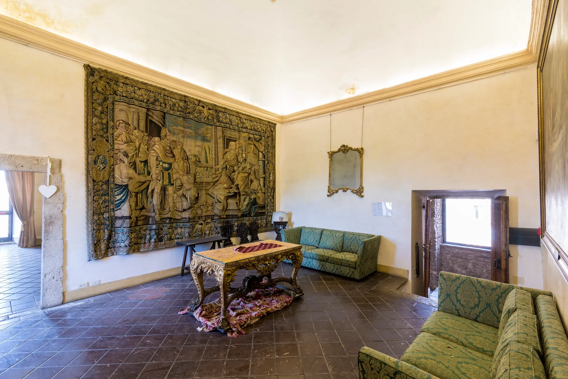 modernized-italian-castle-hotel-near-rome-comes-to-market-at-65-million (10).webp