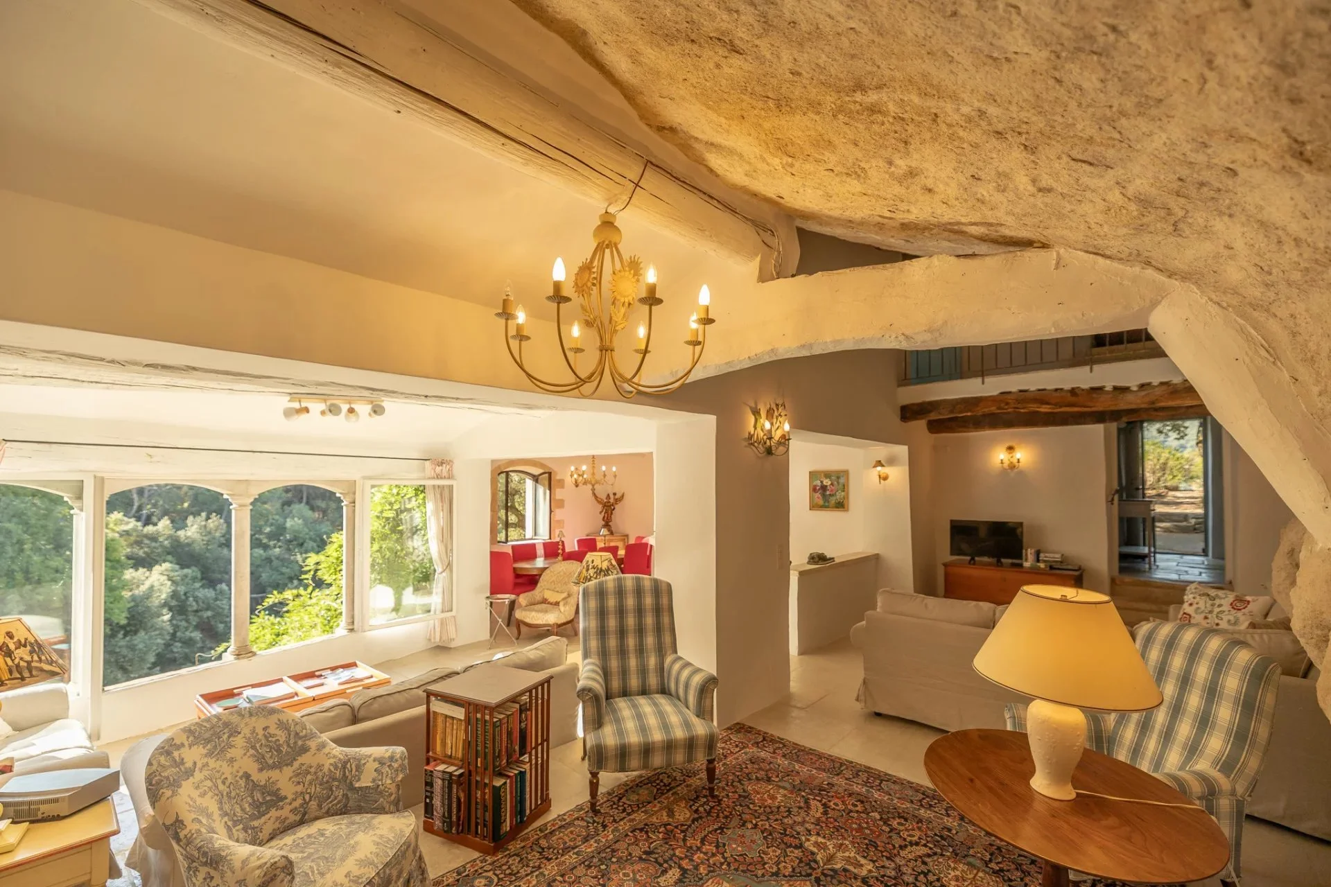 francis-york-cave-estate-in-the-luberon-a-pair-of-provencal-homes-carved-into-the-rock-near-menerbes8.jpg