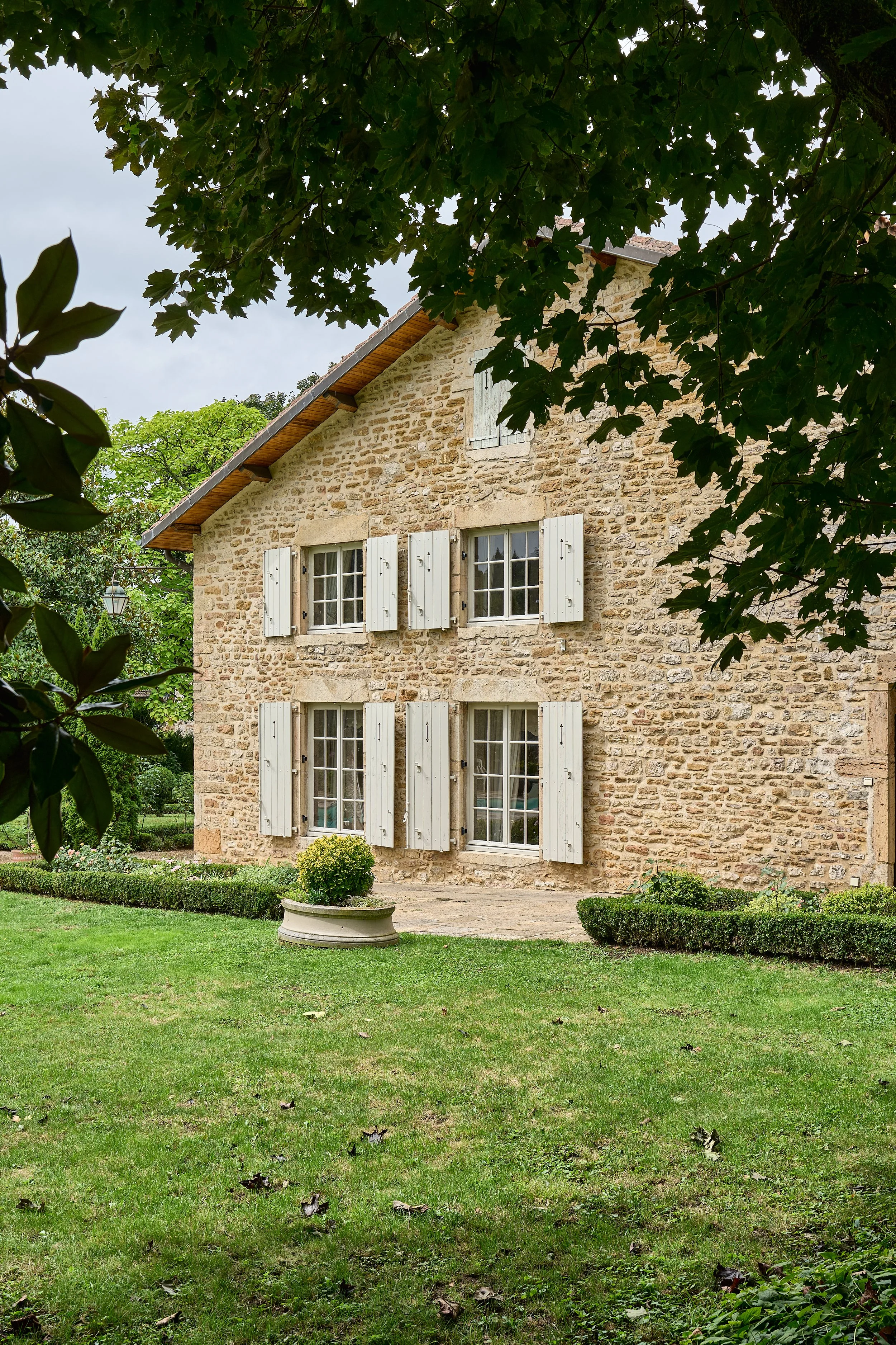 FY-Cuiseaux-Winegrowers-House-Burgundy-999K--FrancisYork-1.jpg