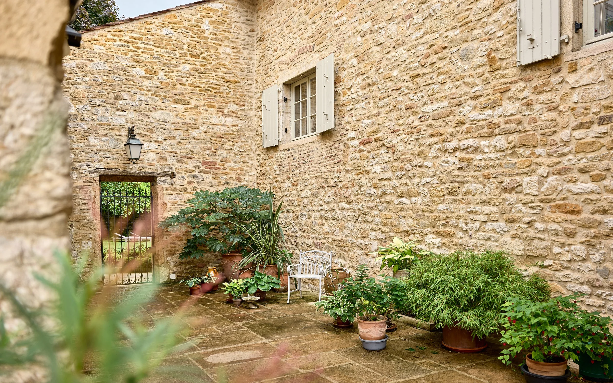 FY-Cuiseaux-Winegrowers-House-Burgundy-999K--FrancisYork13.jpg