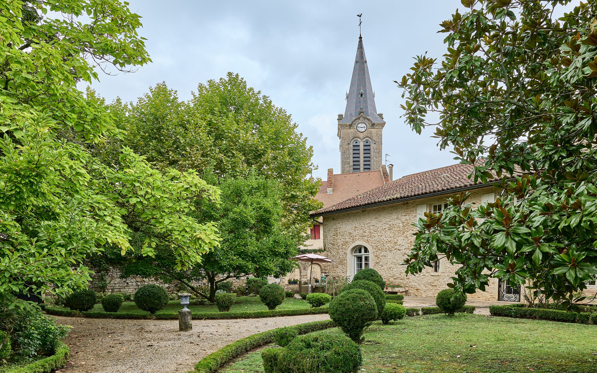 FY-Cuiseaux-Winegrowers-House-Burgundy-999K--FrancisYork8.jpg