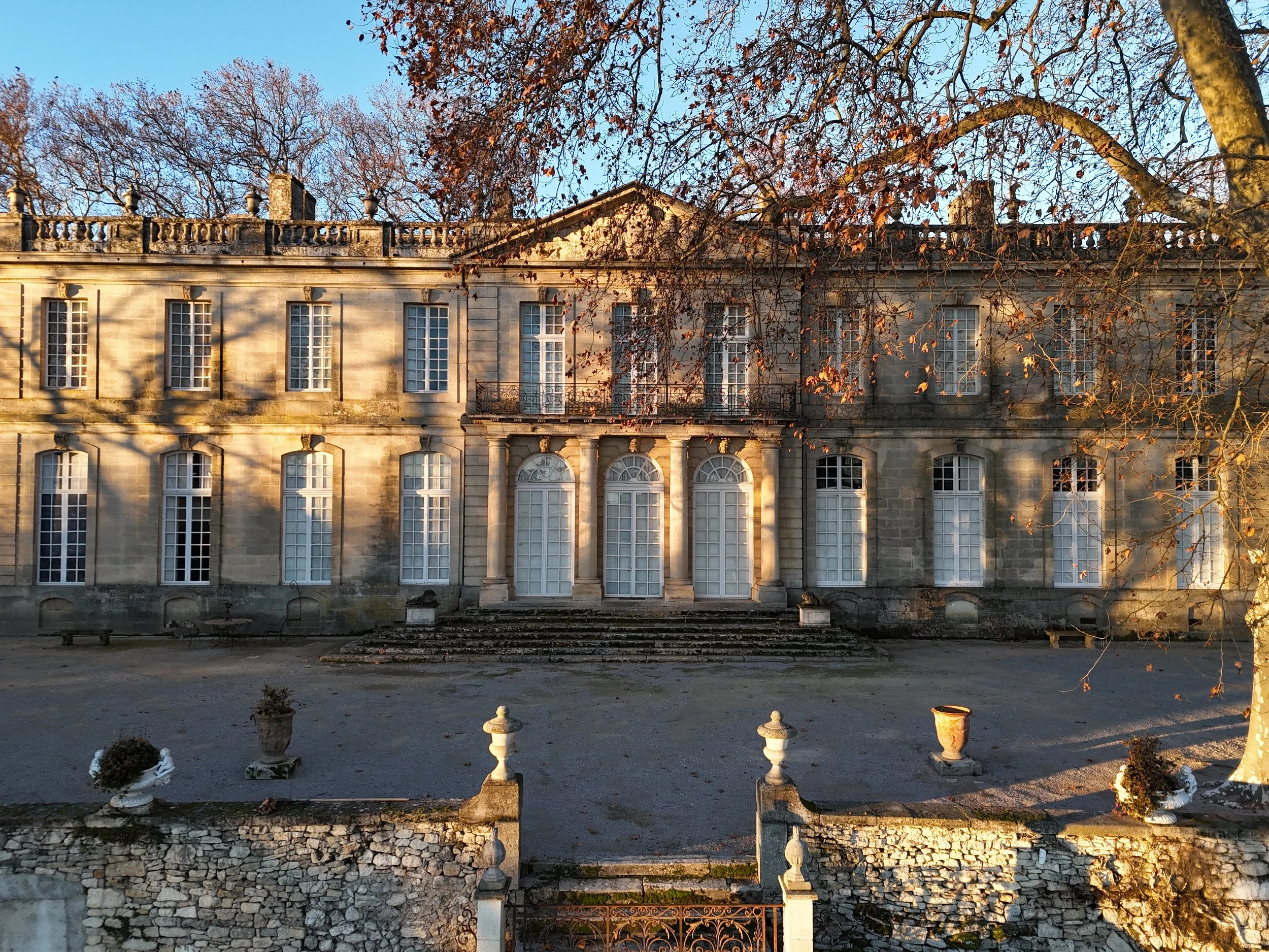 FY-tle-trianon-provence-classical-chateau-FrancisYork-14.JPG
