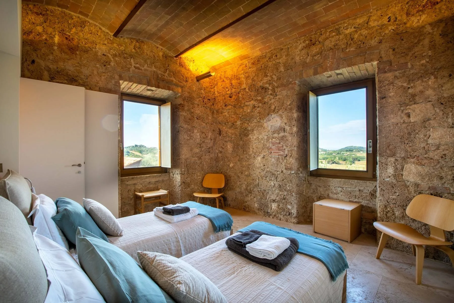FY-tuscan-wine-estate-restored-18th-century-villa-FrancisYork-34.jpg