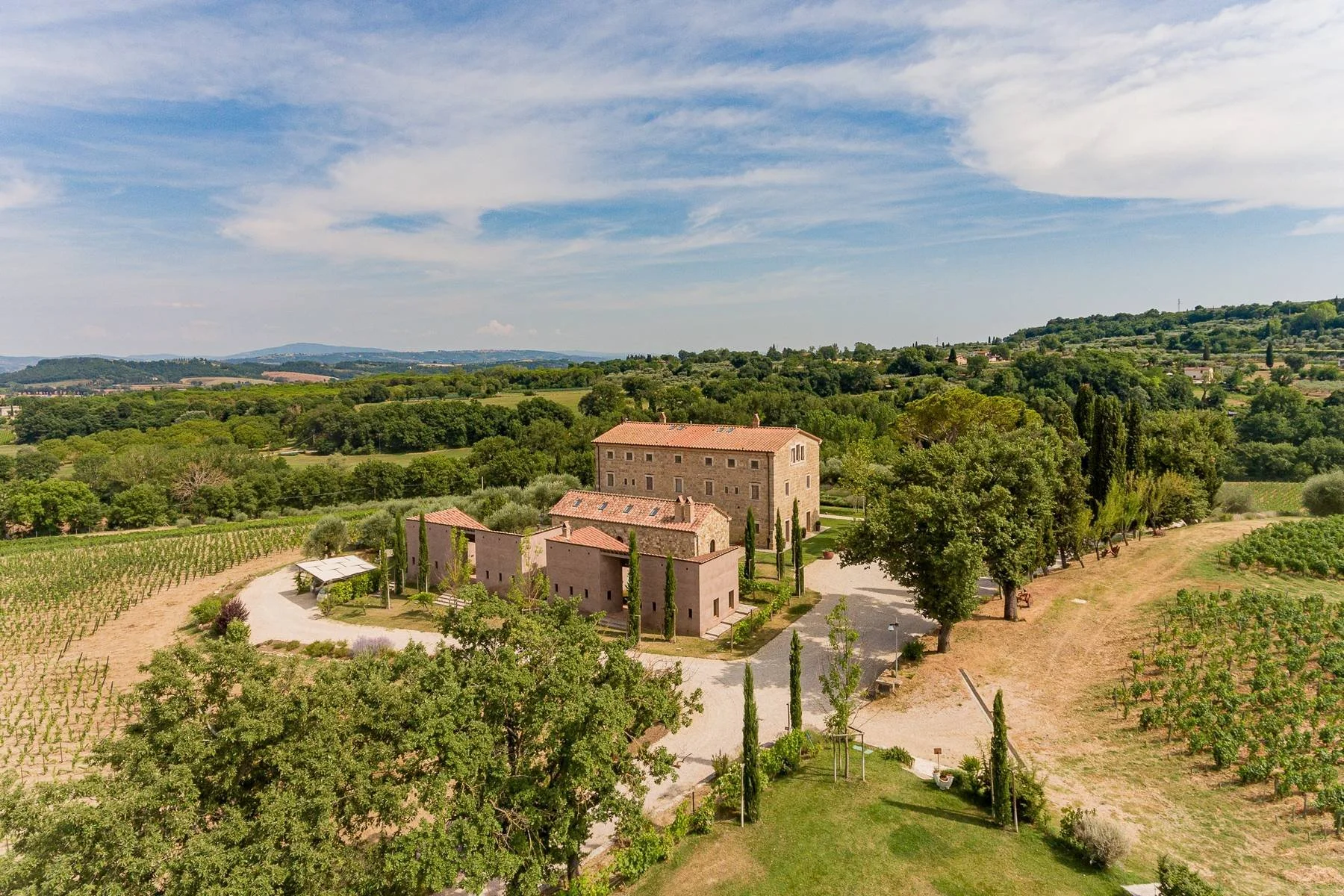 FY-tuscan-wine-estate-restored-18th-century-villa-FrancisYork-9.jpg