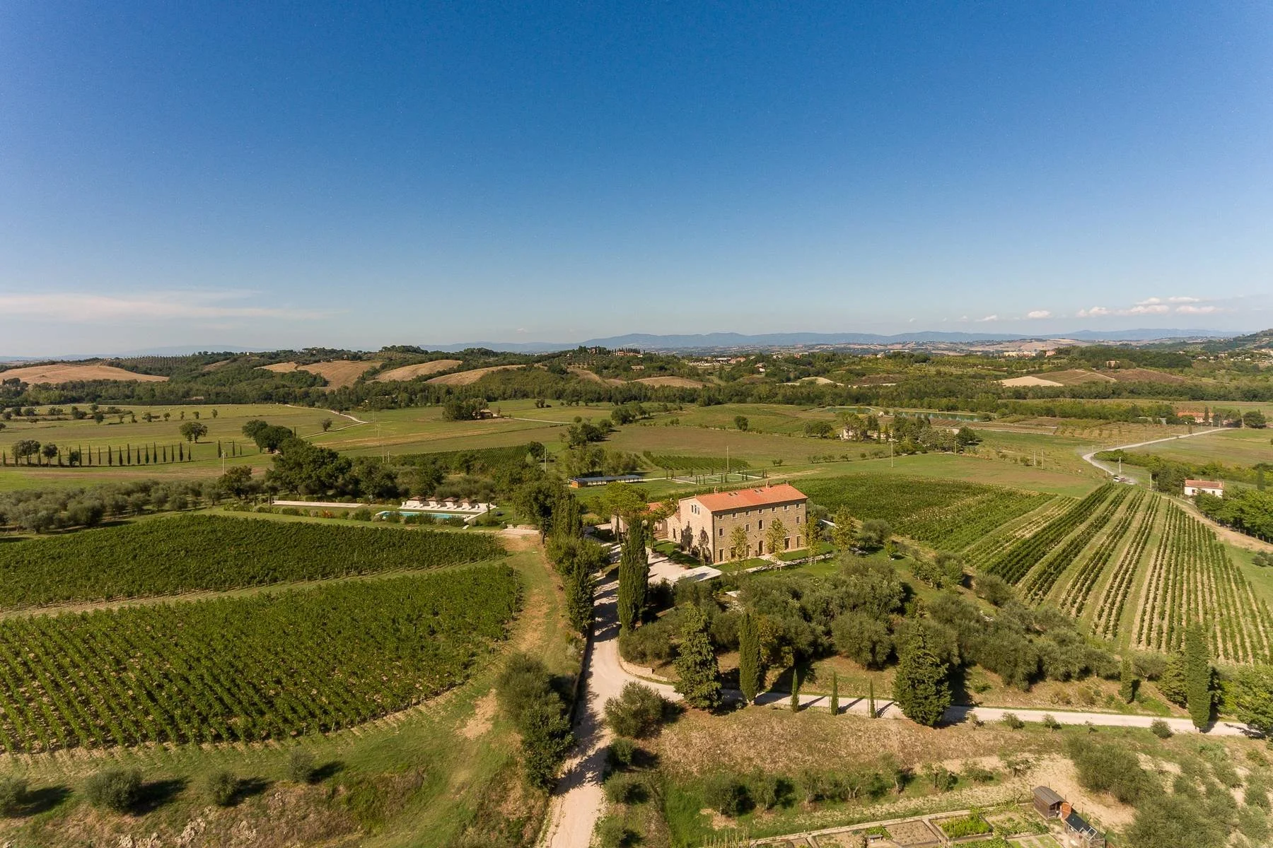 FY-tuscan-wine-estate-restored-18th-century-villa-FrancisYork-2.jpg