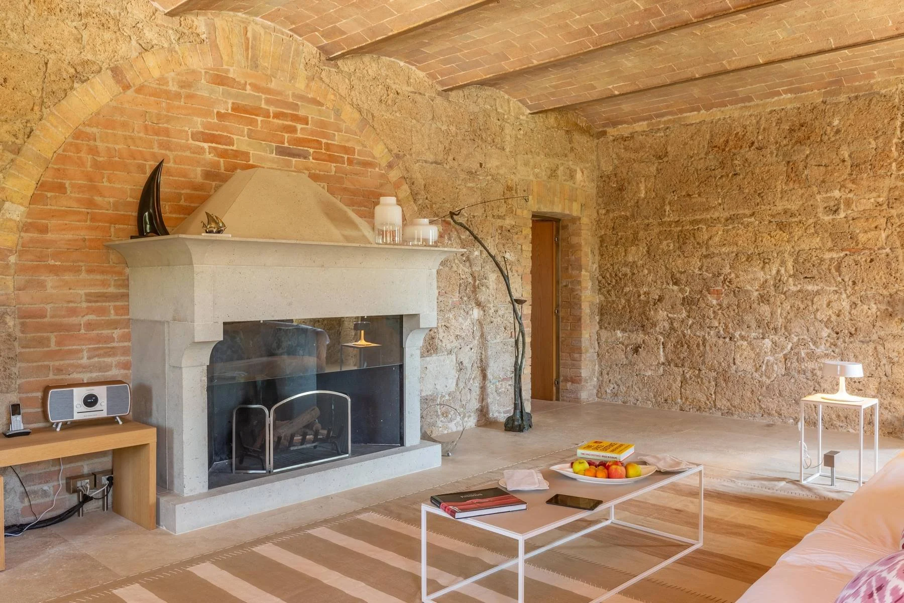 FY-tuscan-wine-estate-restored-18th-century-villa-FrancisYork-26.jpg