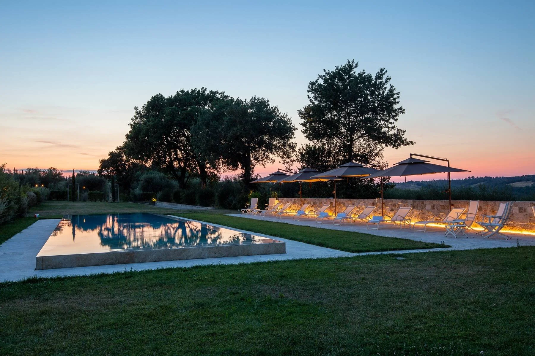FY-tuscan-wine-estate-restored-18th-century-villa-FrancisYork-15.jpg