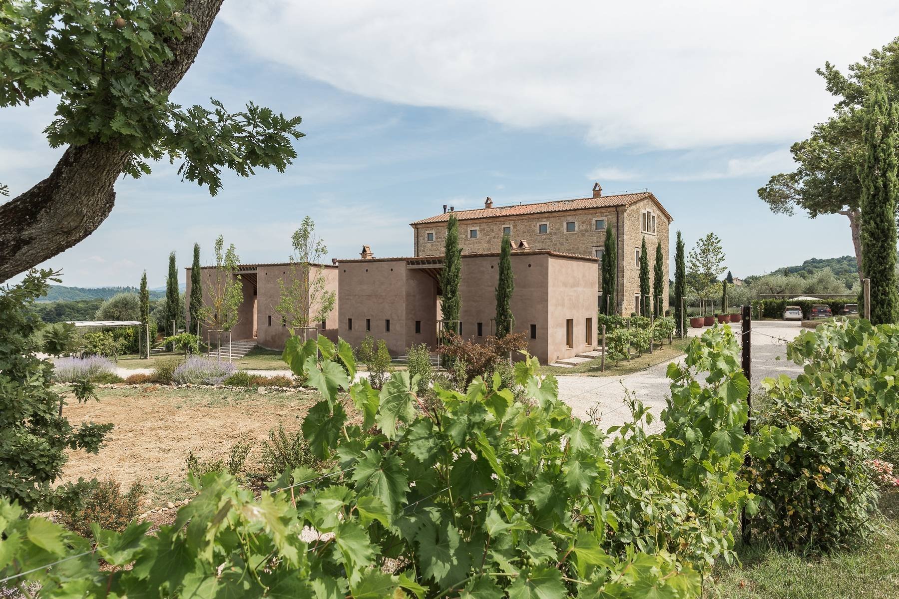 FY-tuscan-wine-estate-restored-18th-century-villa-FrancisYork-7.jpg