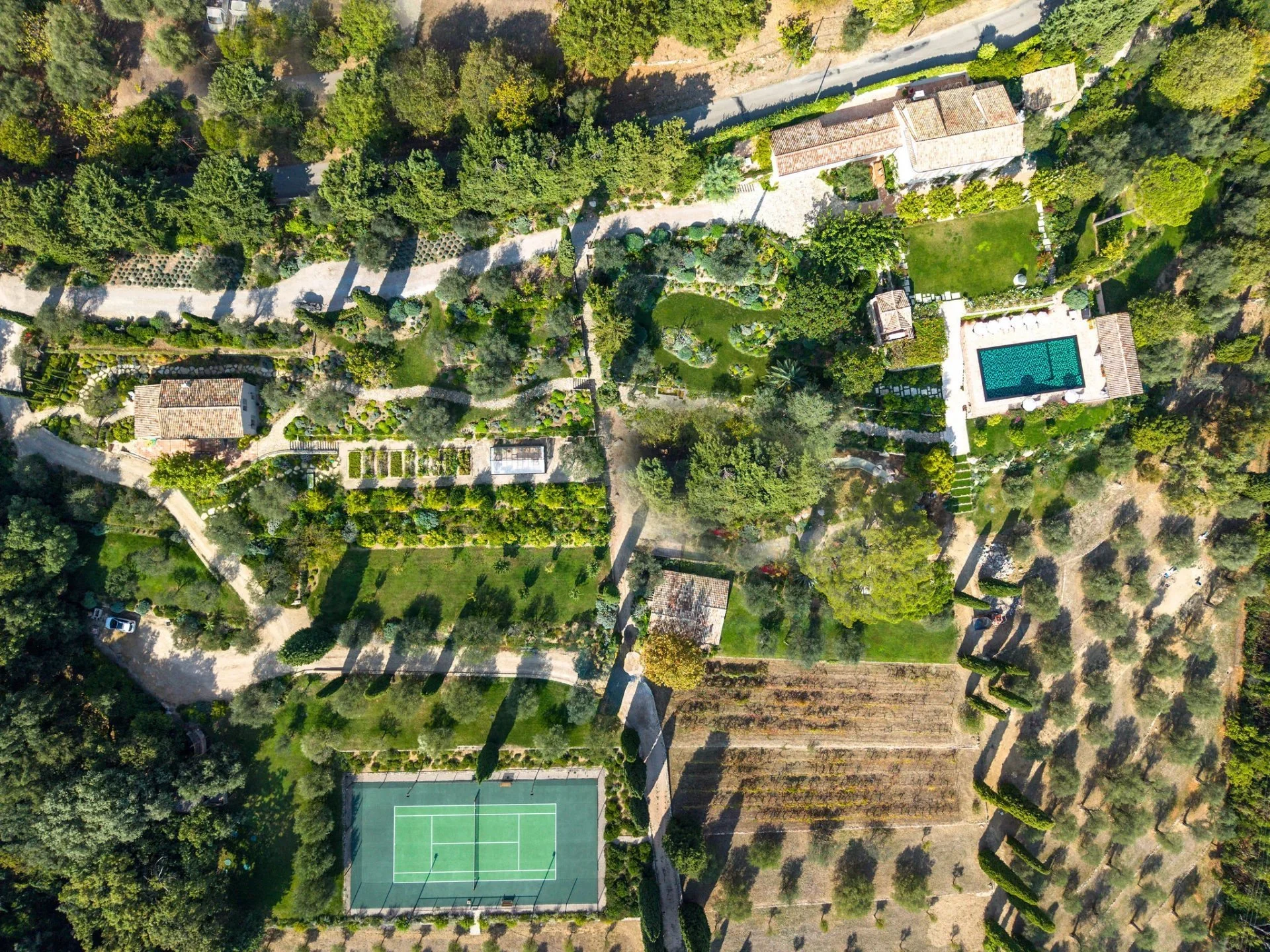 FY-French-Riviera-Private-Tennis-Estate-Grasse-Saint-Jean-Francis-York-33.jpg