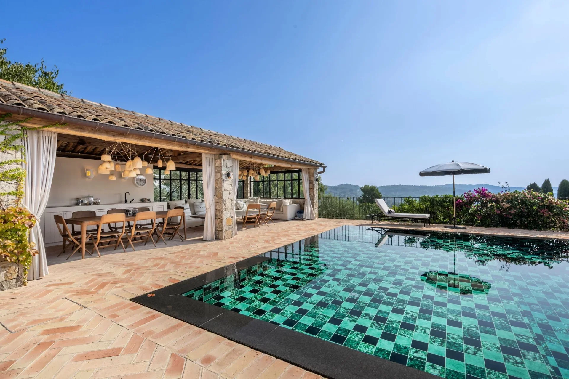 FY-French-Riviera-Private-Tennis-Estate-Grasse-Saint-Jean-Francis-York-30.jpg