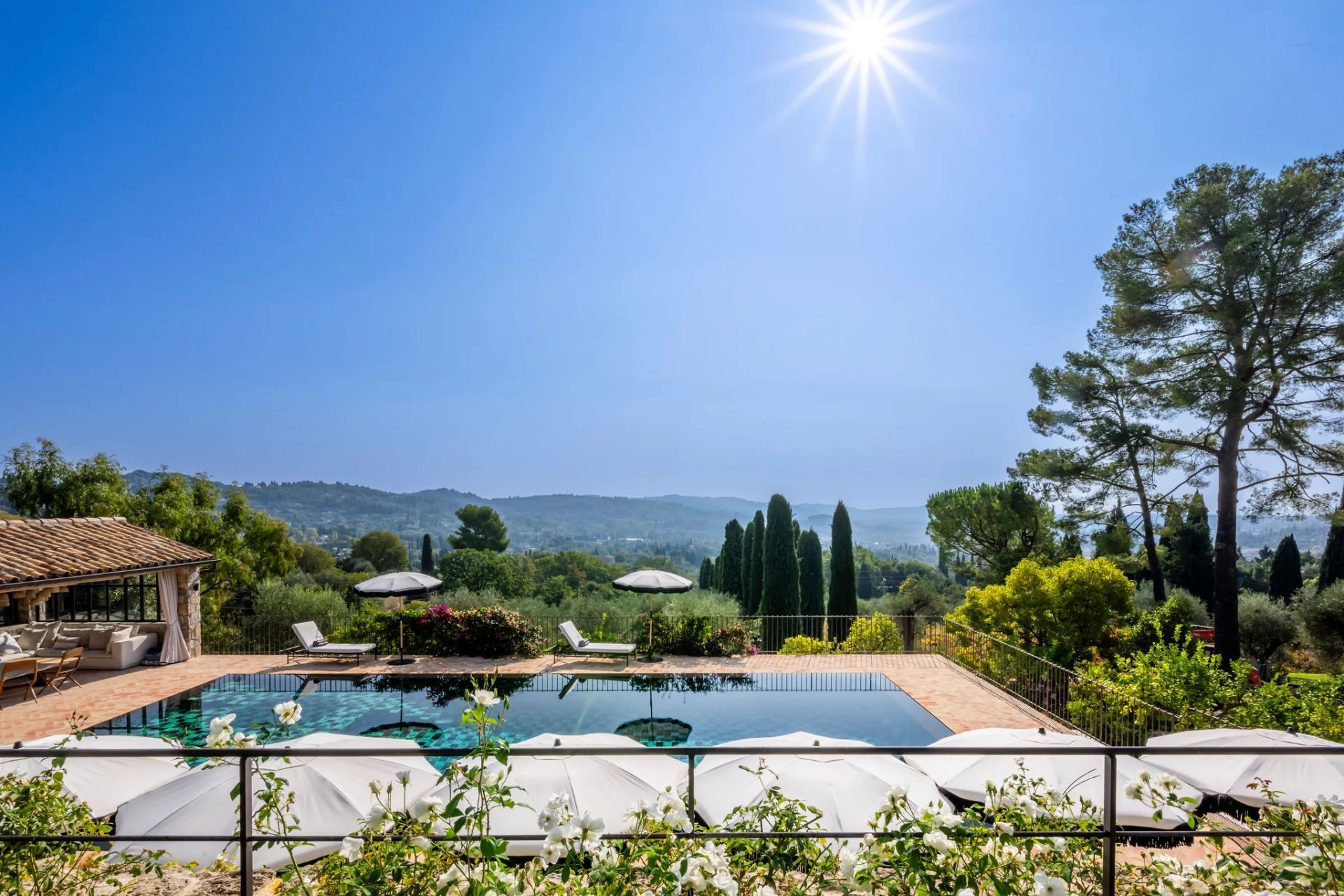 FY-French-Riviera-Private-Tennis-Estate-Grasse-Saint-Jean-Francis-York-25.jpg
