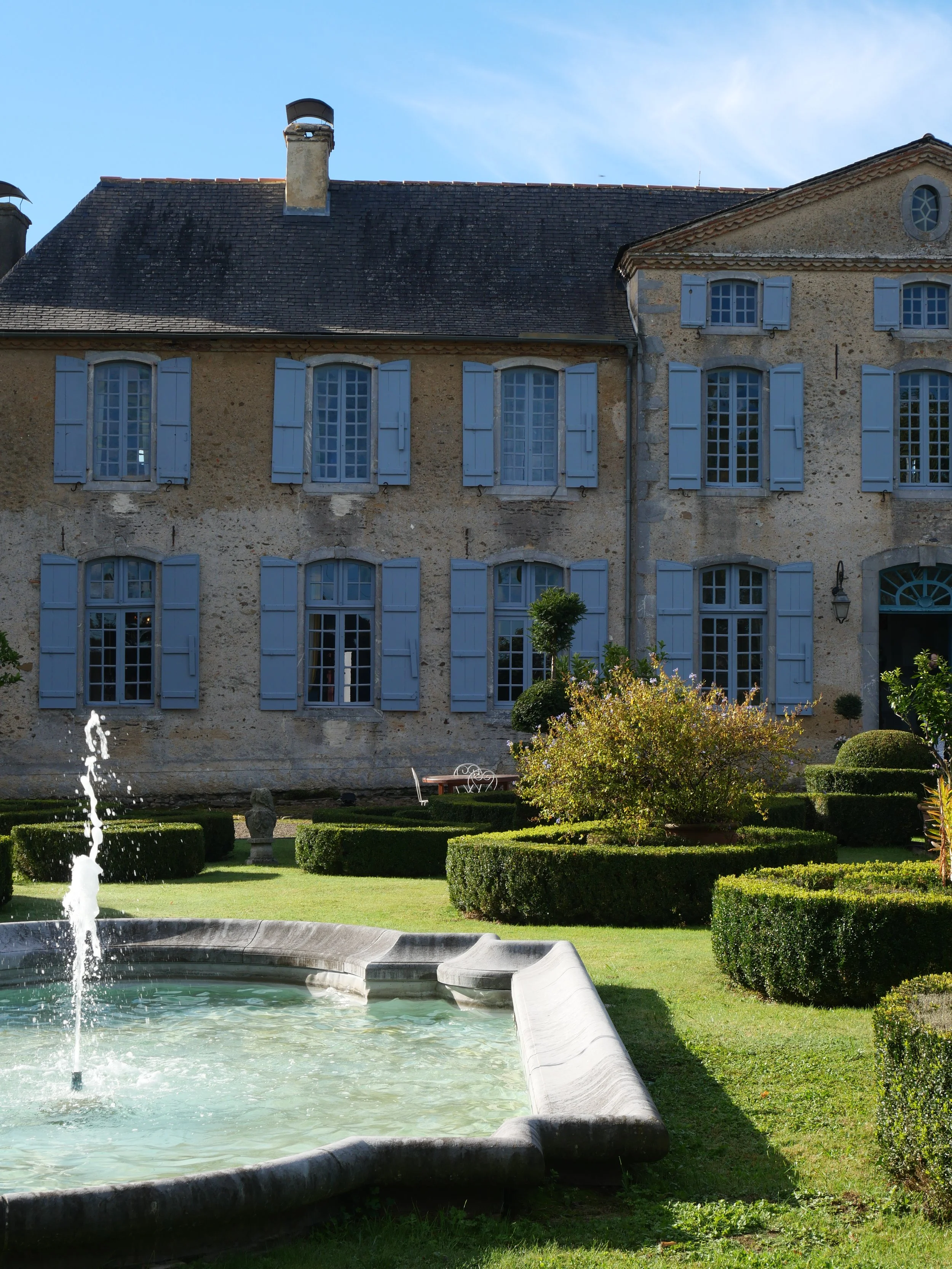 FY-romantic-18th-century-chateau-southwest-france-Francis-York-17.JPG